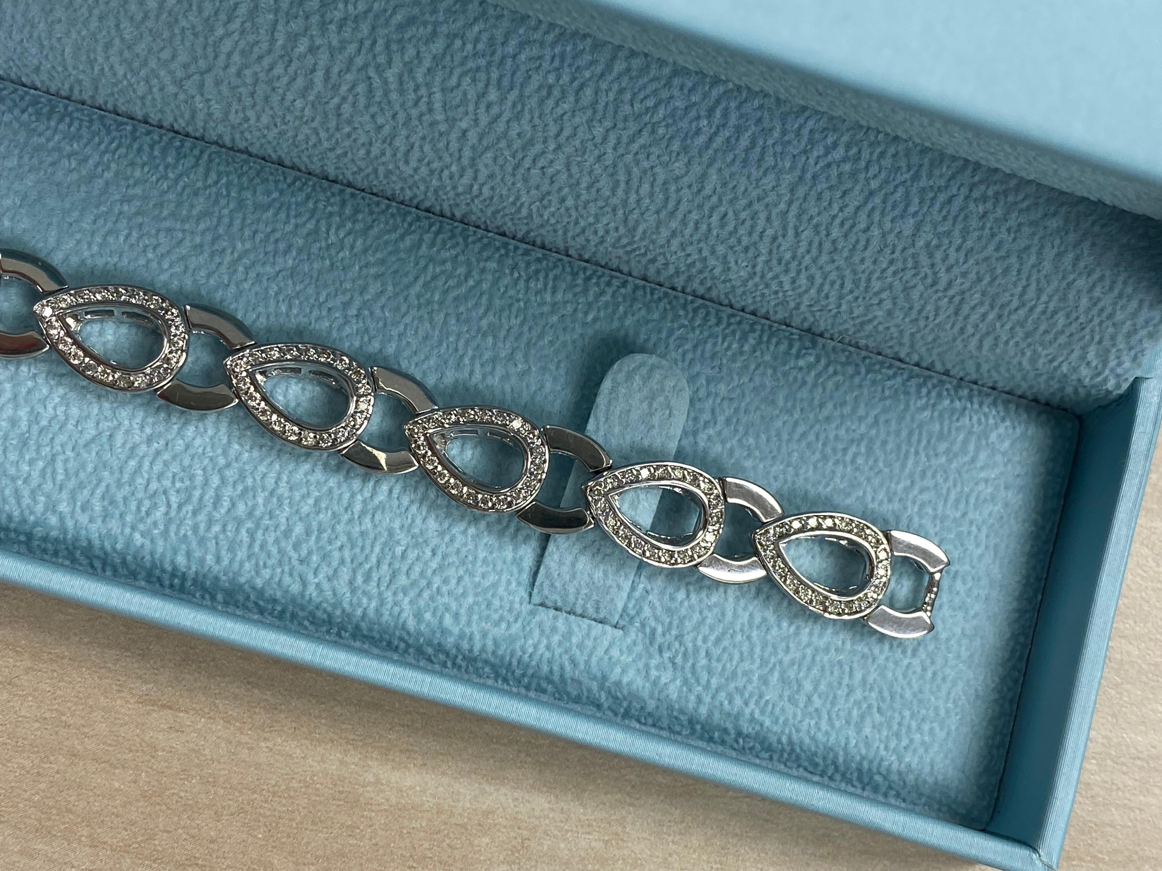 Bracciale da sposa a forma di pera con diamante rotondo da 1,35 carati in oro bianco 14 carati in vendita 3
