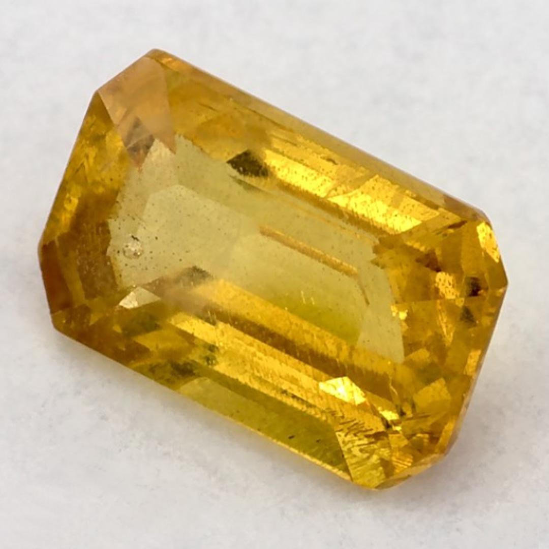 Ce saphir jaune naturel offre élégance et sophistication. Avec sa riche saturation de couleurs et sa coupe précise, il constitue la pièce maîtresse parfaite pour une bague de fiançailles ou une conception de bijoux de luxe.

Ce saphir provient du