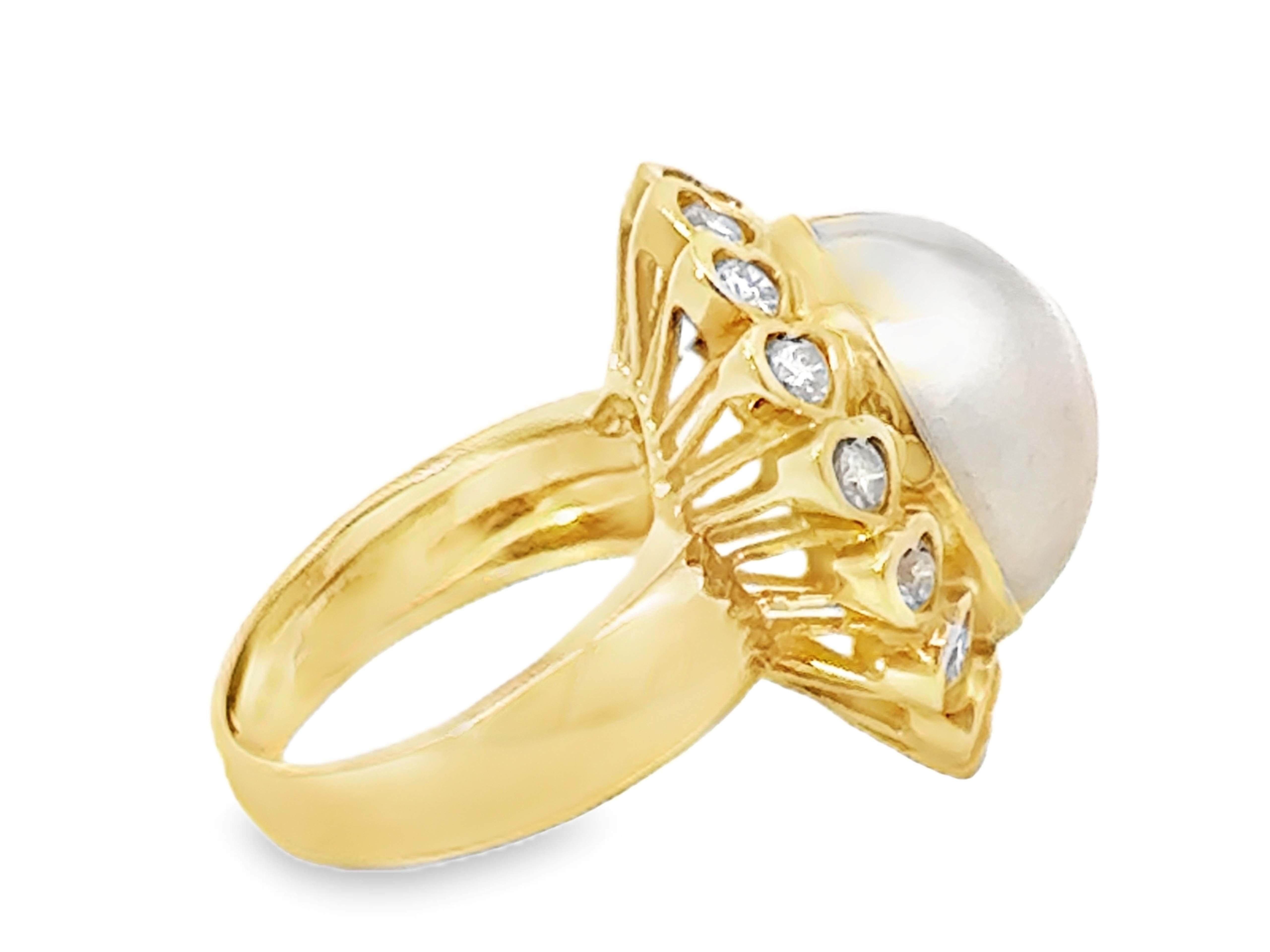 13,5 mm Mabe Perle und herzförmiger Halo Diamantring 18k Gelbgold für Damen oder Herren im Angebot