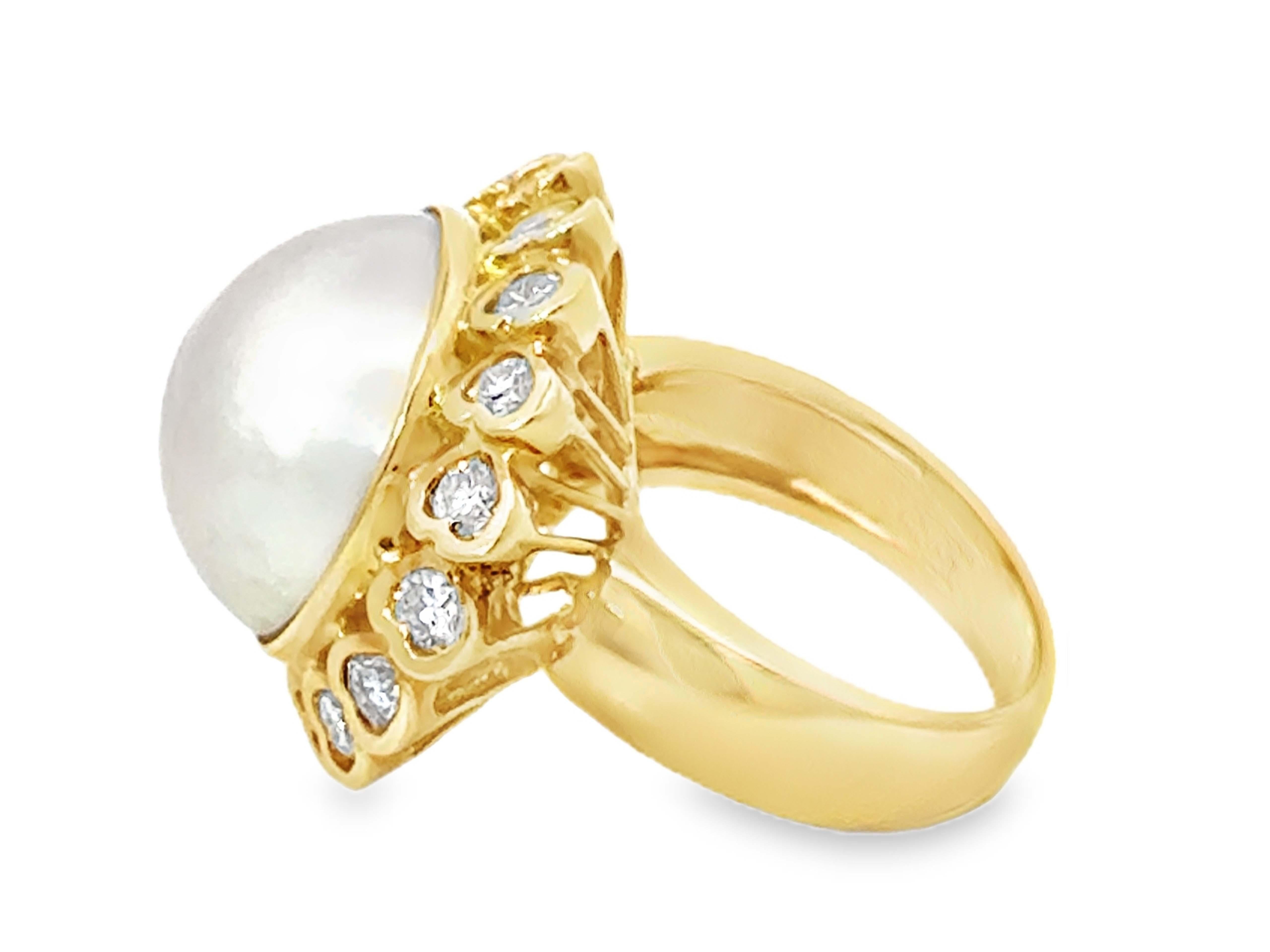 13,5 mm Mabe Perle und herzförmiger Halo Diamantring 18k Gelbgold im Angebot 1