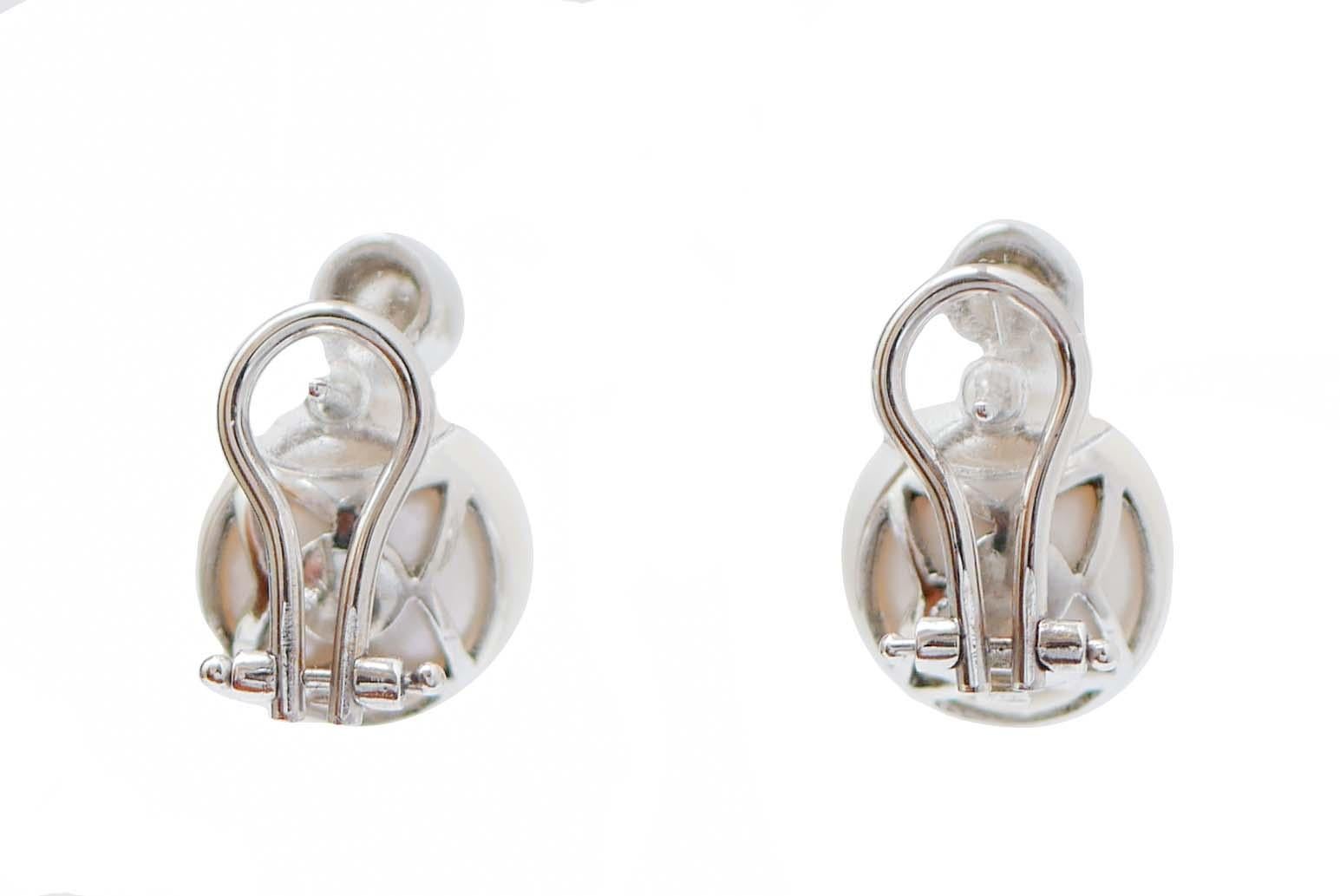 Rétro Orecchini con perle da 13,5 mm, ct.0, 61 diamanti, oro bianco in vendita