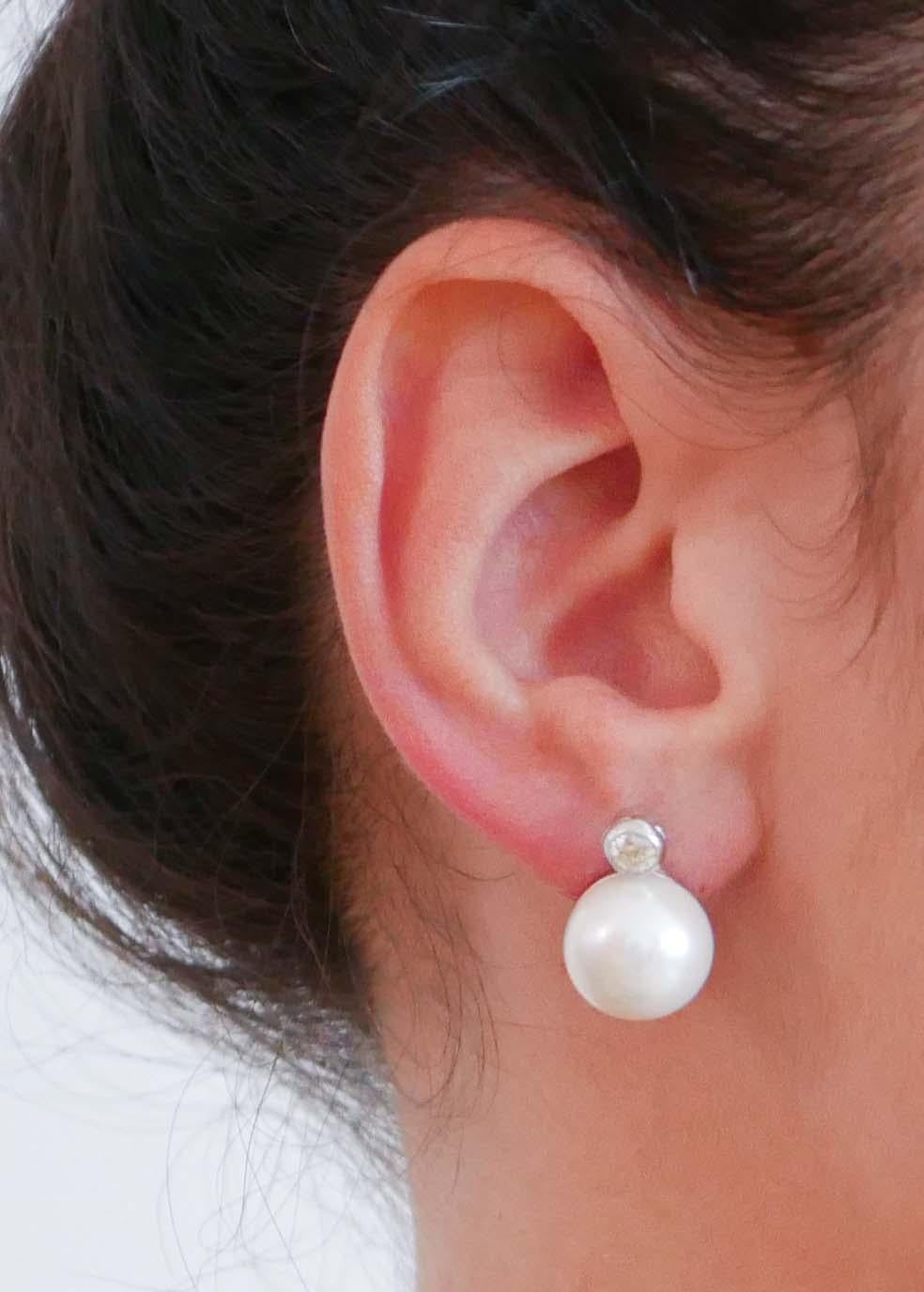 Orecchini con perle da 13,5 mm, ct.0, 61 diamanti, oro bianco In condizioni Nuovo in vendita a Marcianise, Marcianise (CE)