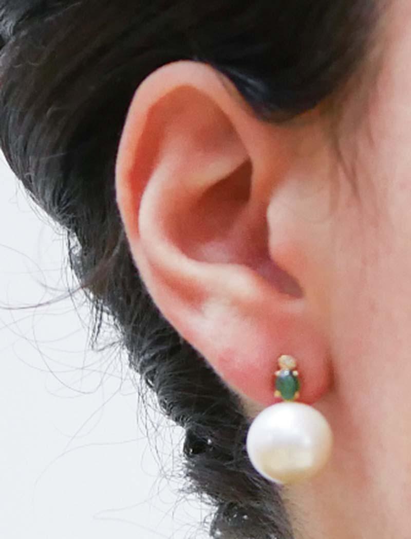 13.5 Mm White Pearls, Emeralds, Diamonds, 14 Karat Rose Gold Earrings. In New Condition For Sale In Marcianise, Marcianise (CE)