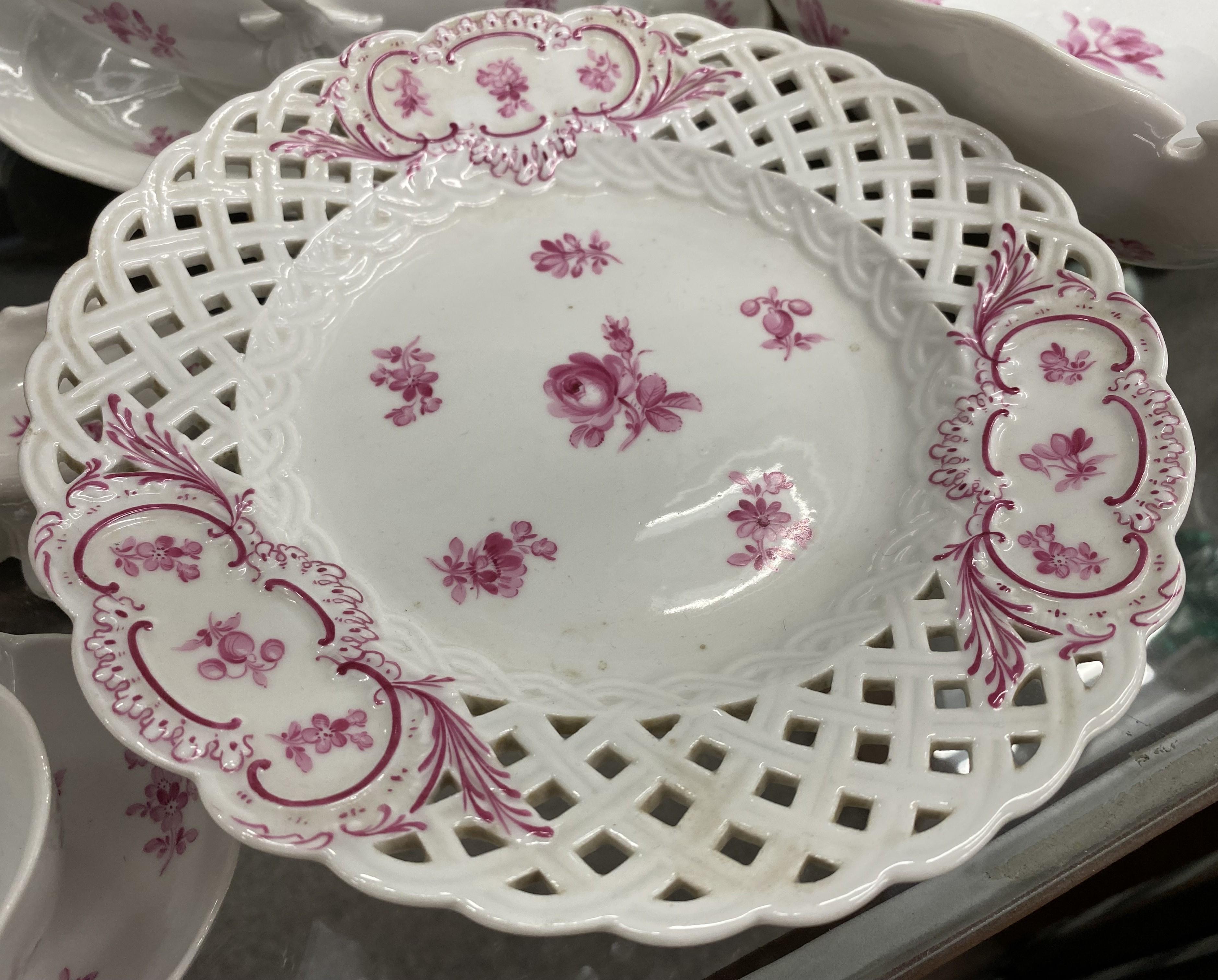 Vajilla de 135 piezas de Meissen Porcelain en venta 4
