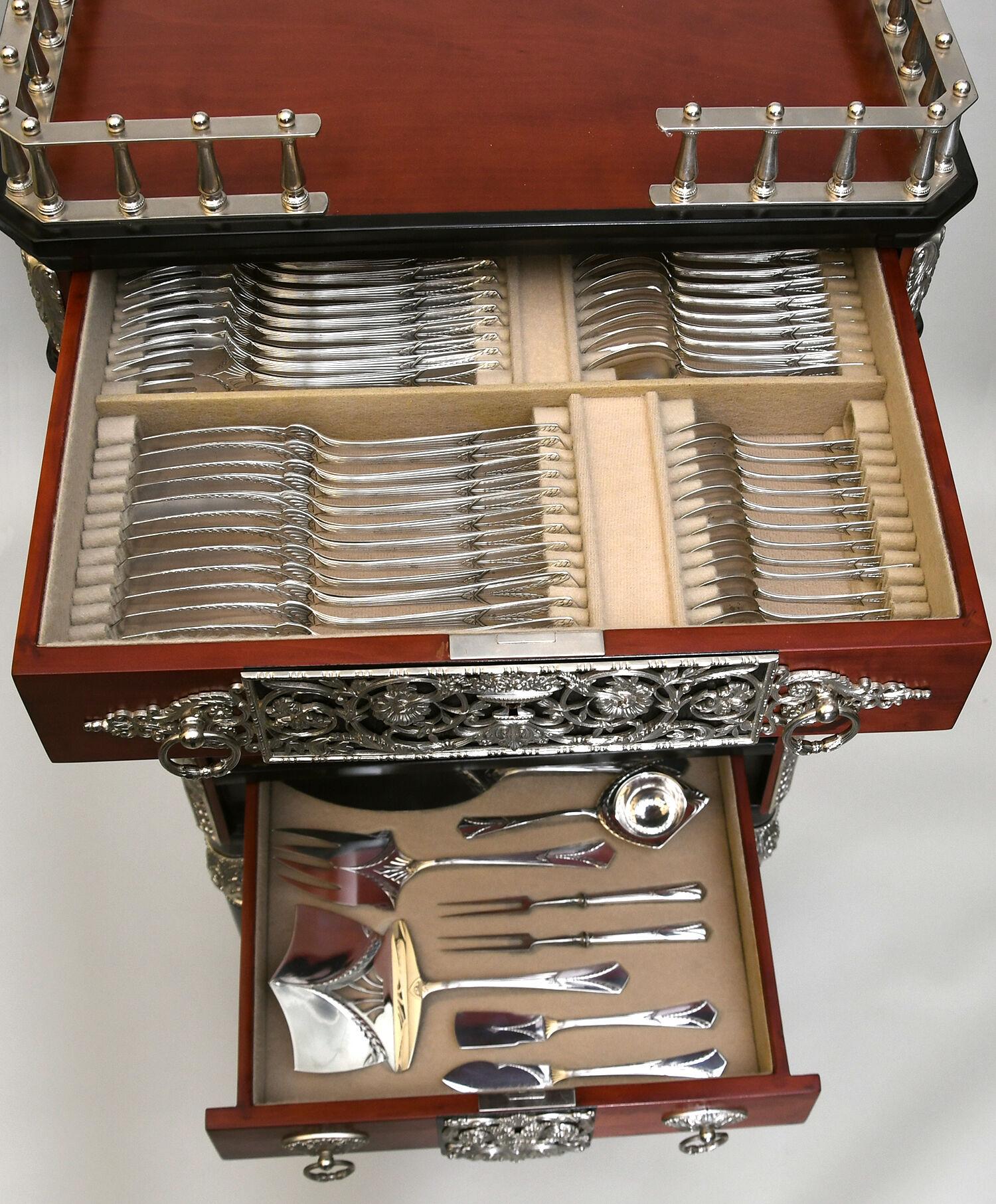 Set Estate 135 pezzi in silverplate di WMF Flatware in vendita 4