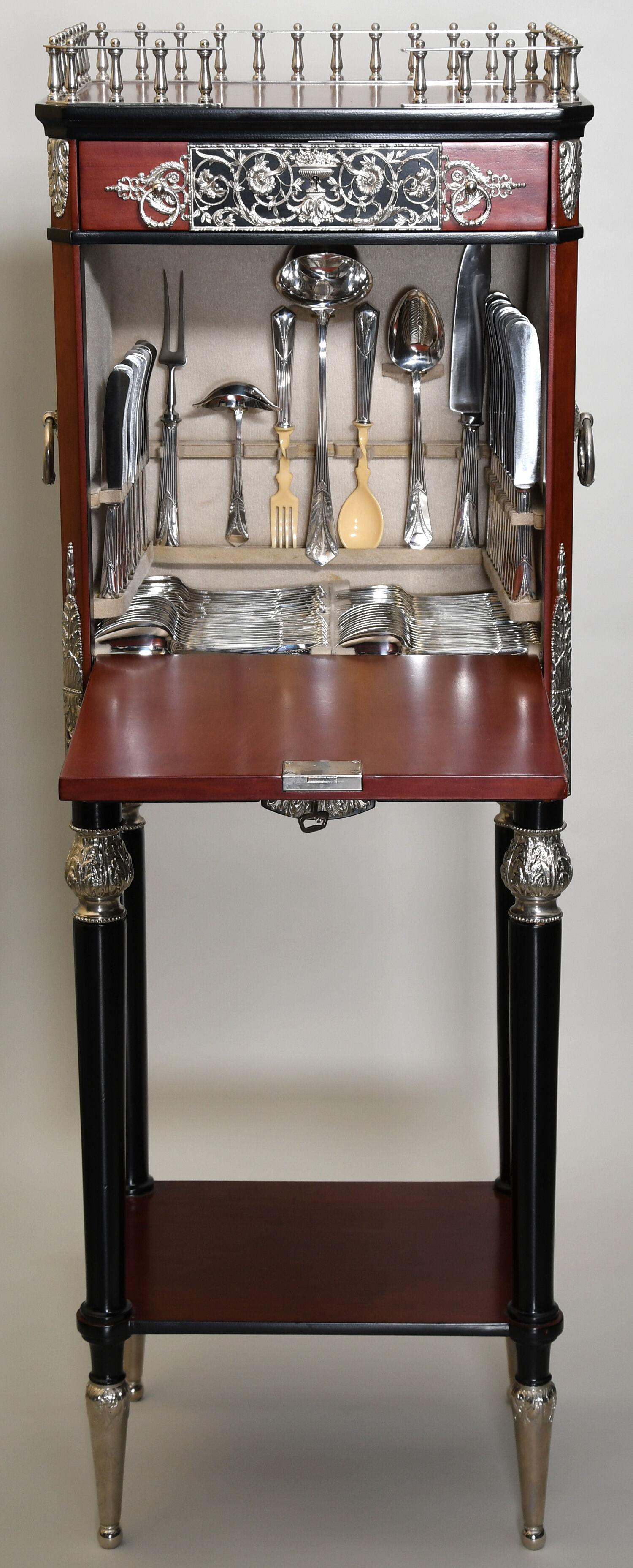 Set Estate 135 pezzi in silverplate di WMF Flatware In condizioni buone in vendita a MC Leansville, NC