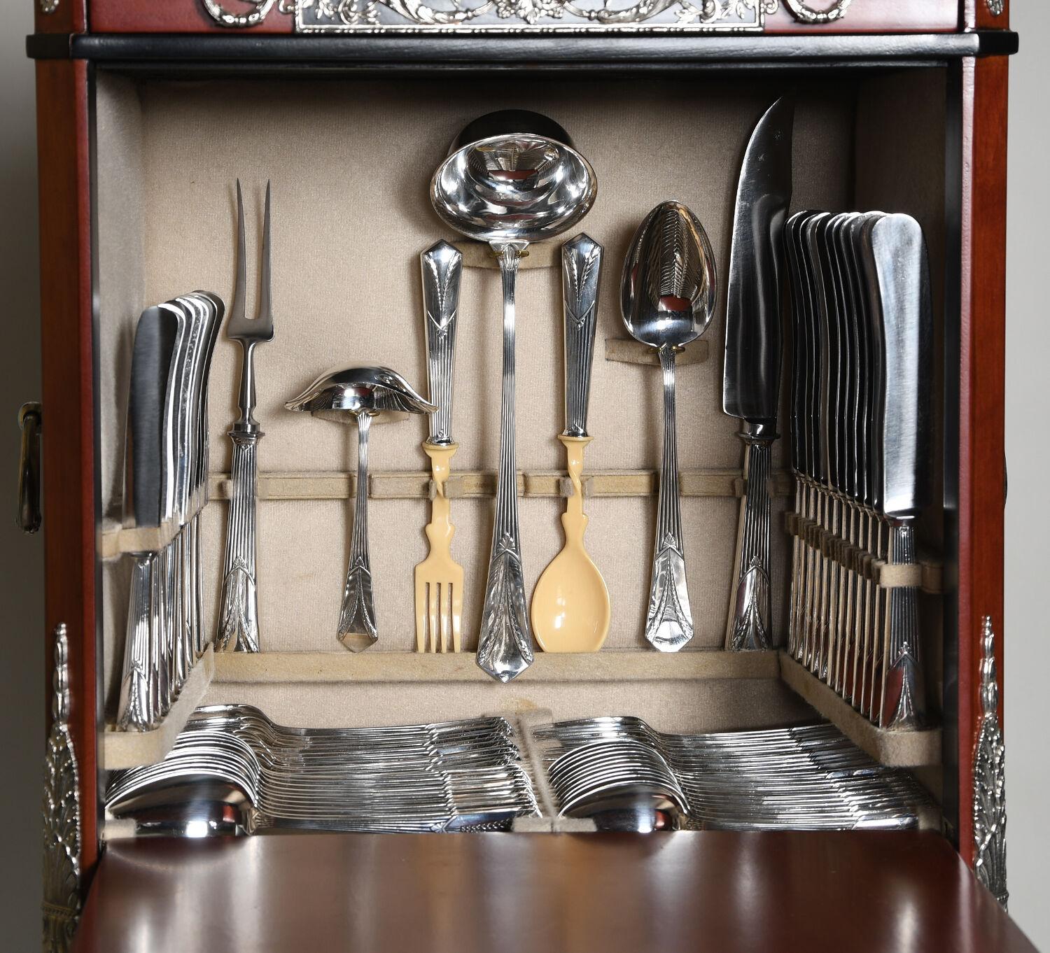 Set Estate 135 pezzi in silverplate di WMF Flatware in vendita 2