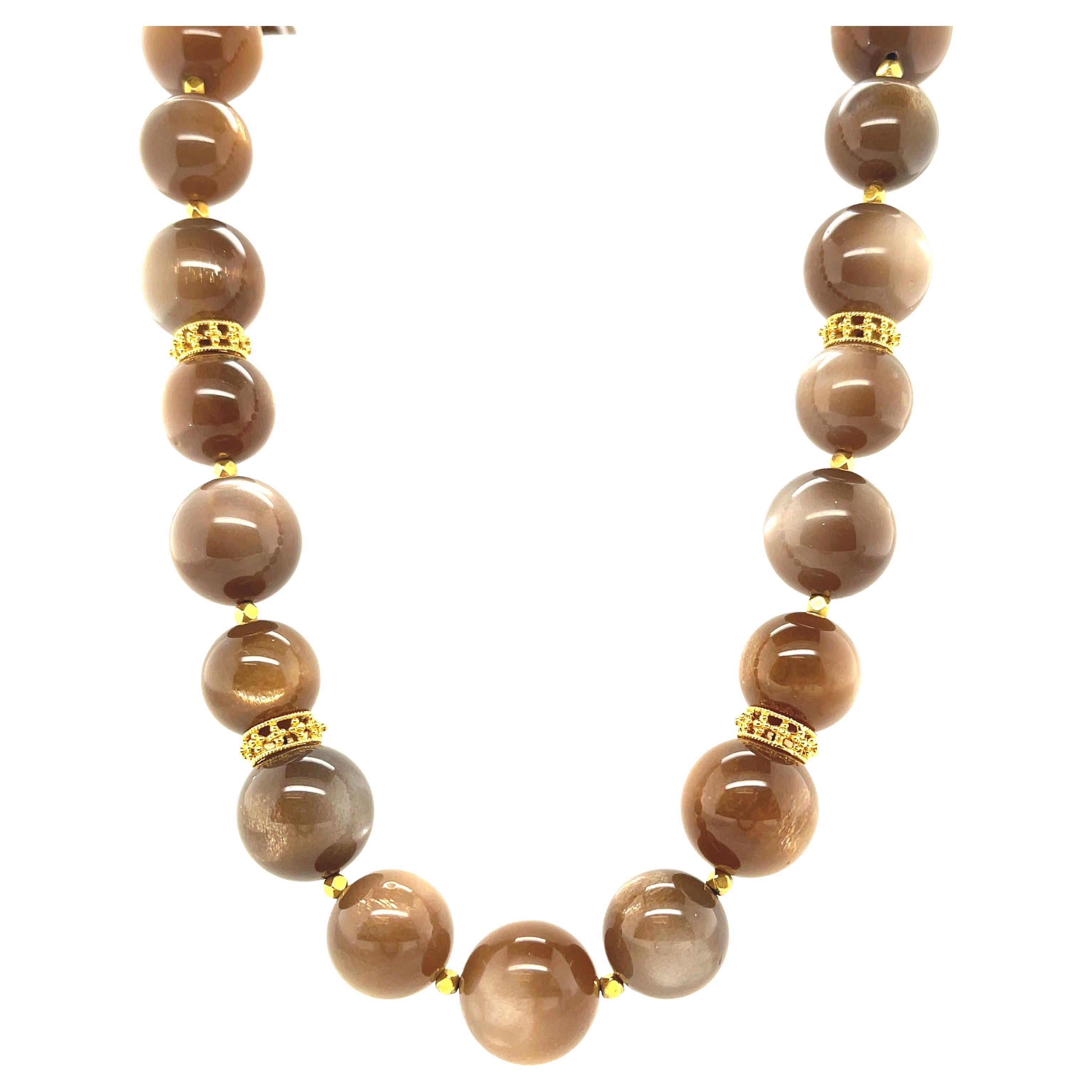 Collana con perline di pietra di luna da 13,50 - 15,00 mm con dettagli in oro giallo, 20,5 pollici