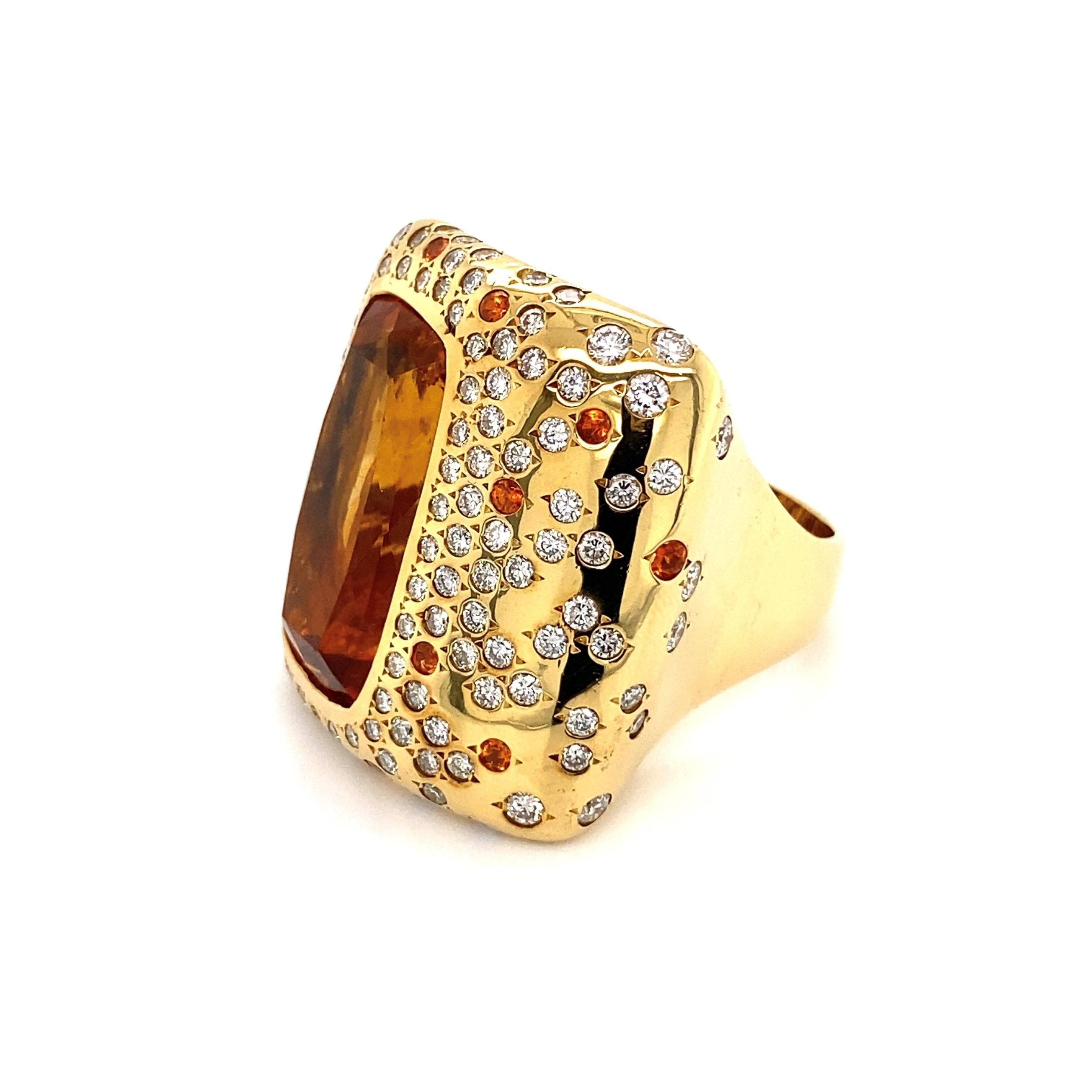 Mixed Cut 13.50 Carat Citrine Diamond and Spessartite Garnet Gold Ring Estate Fine Jewelry For Sale