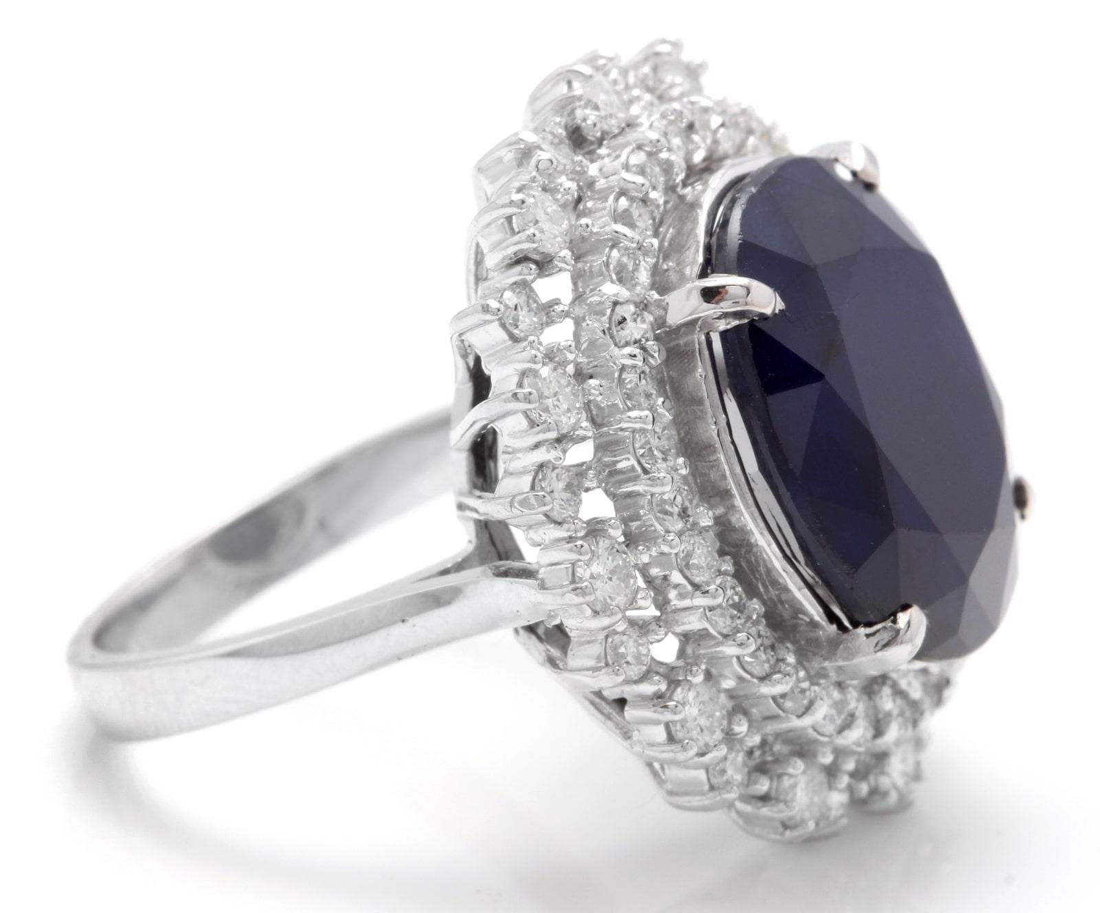 13.50 Carat Exquisite Natural Blue Sapphire and Diamond 14 Karat Solid Gold In New Condition For Sale In Los Angeles, CA