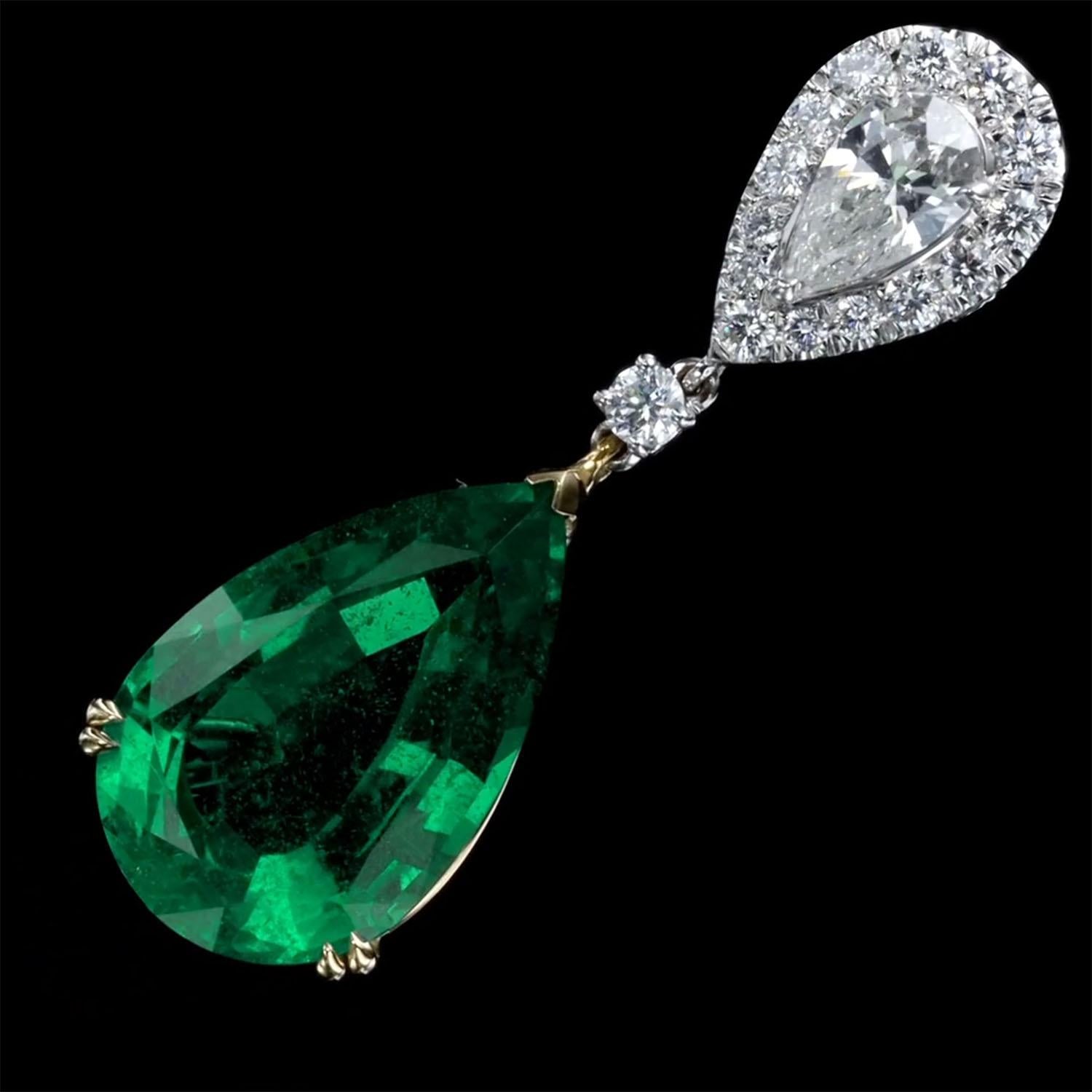 Pear Cut 13.50 Carat Natural Emerald Earrings 1.80 Carat Natural Diamonds VS For Sale