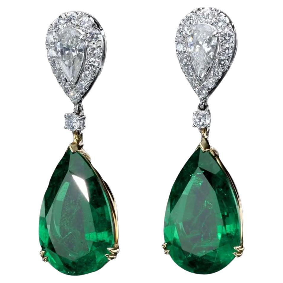 13.50 Carat Natural Emerald Earrings 1.80 Carat Natural Diamonds VS For Sale