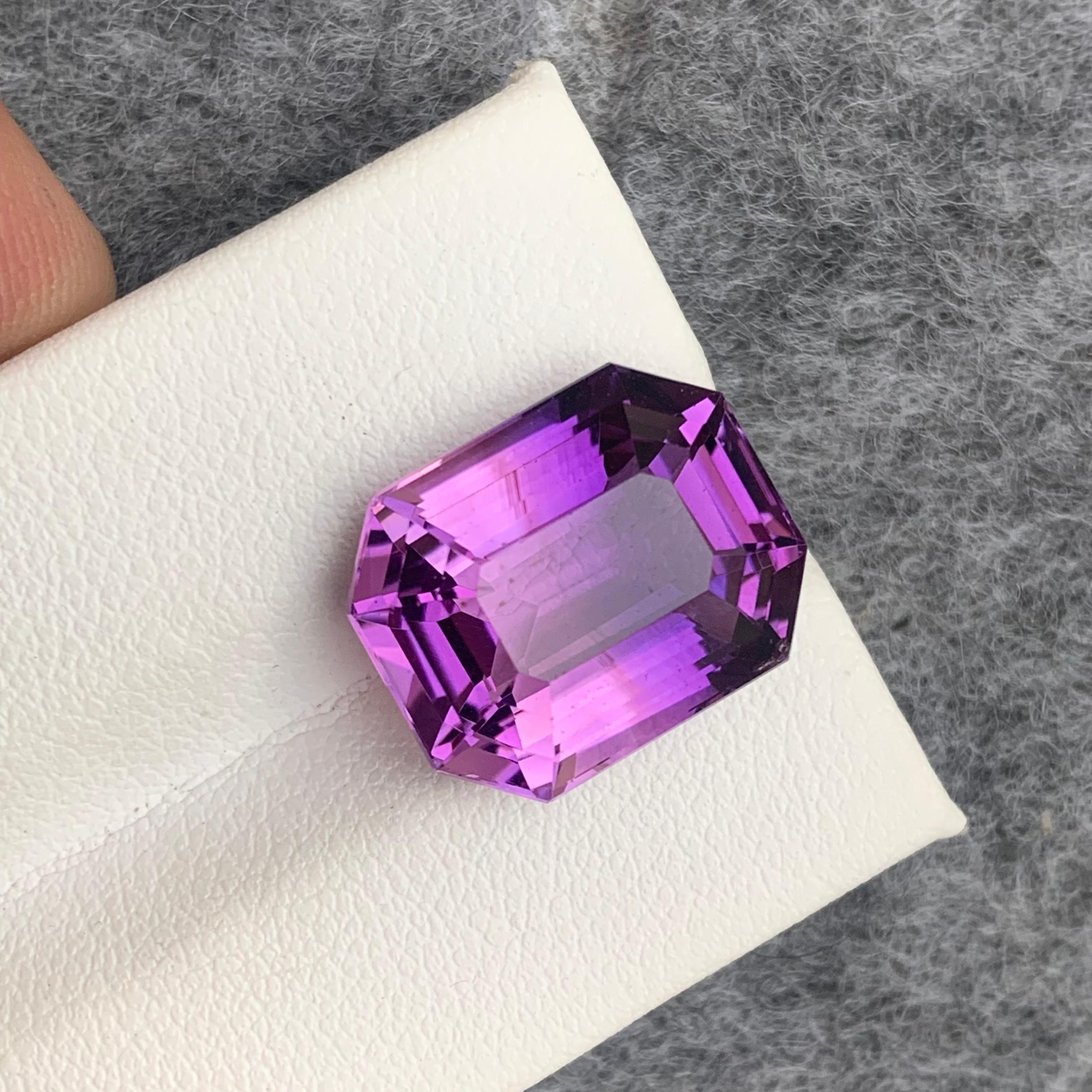 Emerald Cut 13.50 Carat Natural Loose Purple Amethyst Gemstone For Sale