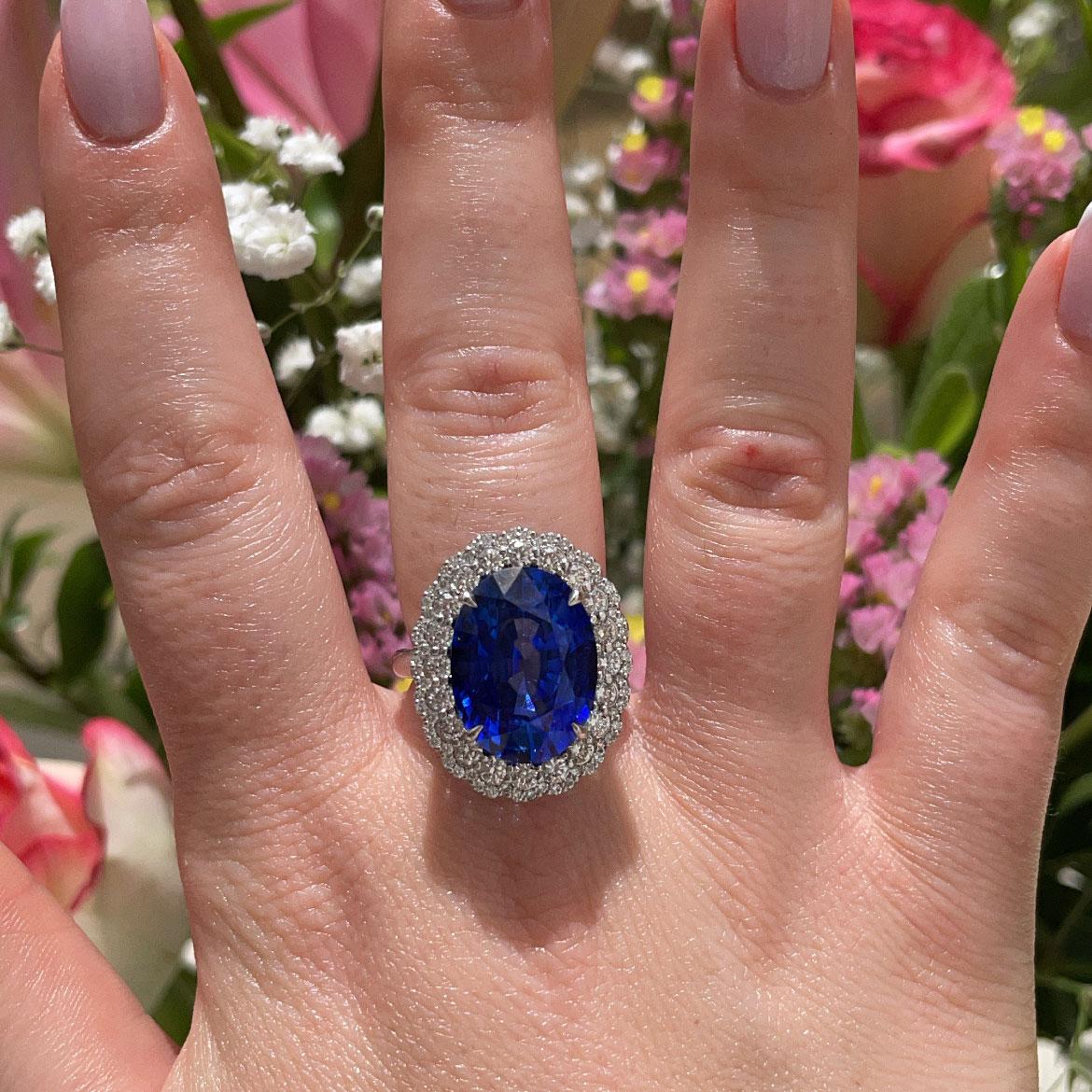 13.50 carat oval sapphire ring 1.20 carat natural diamonds statement ring For Sale 1