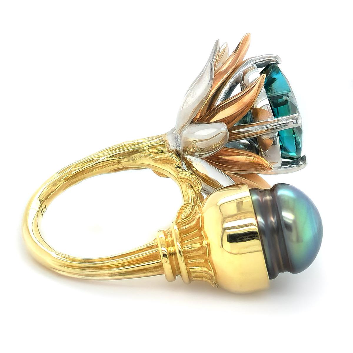 Mixed Cut Natural Blue Zircon Stone 13.50 cts and Tahitian Pearl in 18K 3 Tone Gold Ring For Sale
