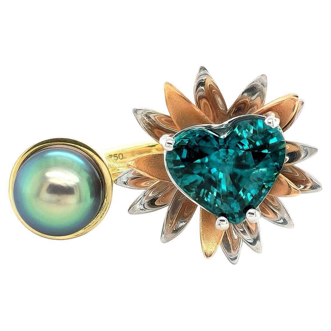 13.50 Carats Blue Zircon and Tahitian Pearl set in 18K 3 Tone Gold Ring For Sale