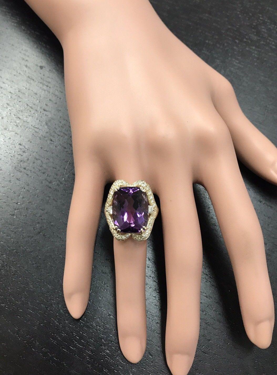 13.50 Carat Natural Amethyst and Diamond 14 Karat Solid Yellow Gold Ring For Sale 2