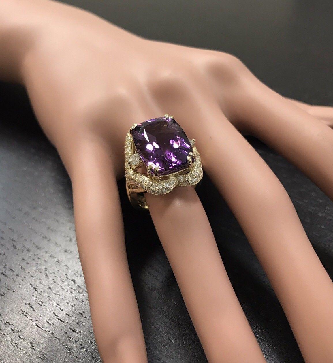 13.50 Carat Natural Amethyst and Diamond 14 Karat Solid Yellow Gold Ring For Sale 3