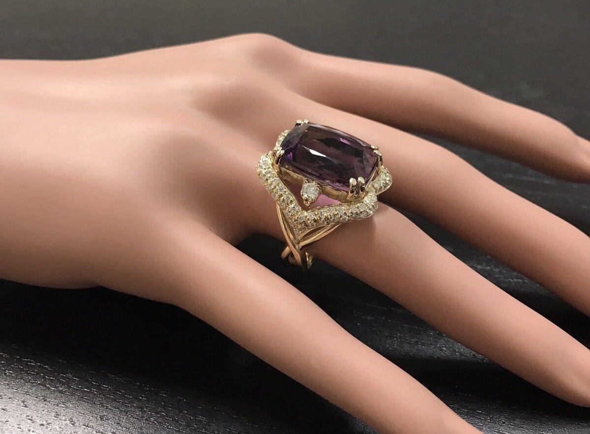 13.50 Carat Natural Amethyst and Diamond 14 Karat Solid Yellow Gold Ring For Sale 4