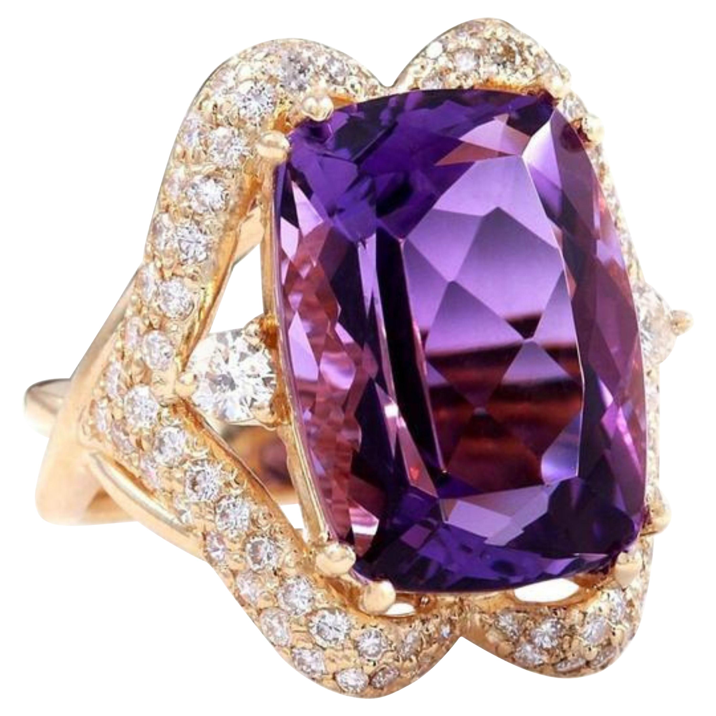 13.50 Carat Natural Amethyst and Diamond 14 Karat Solid Yellow Gold Ring For Sale