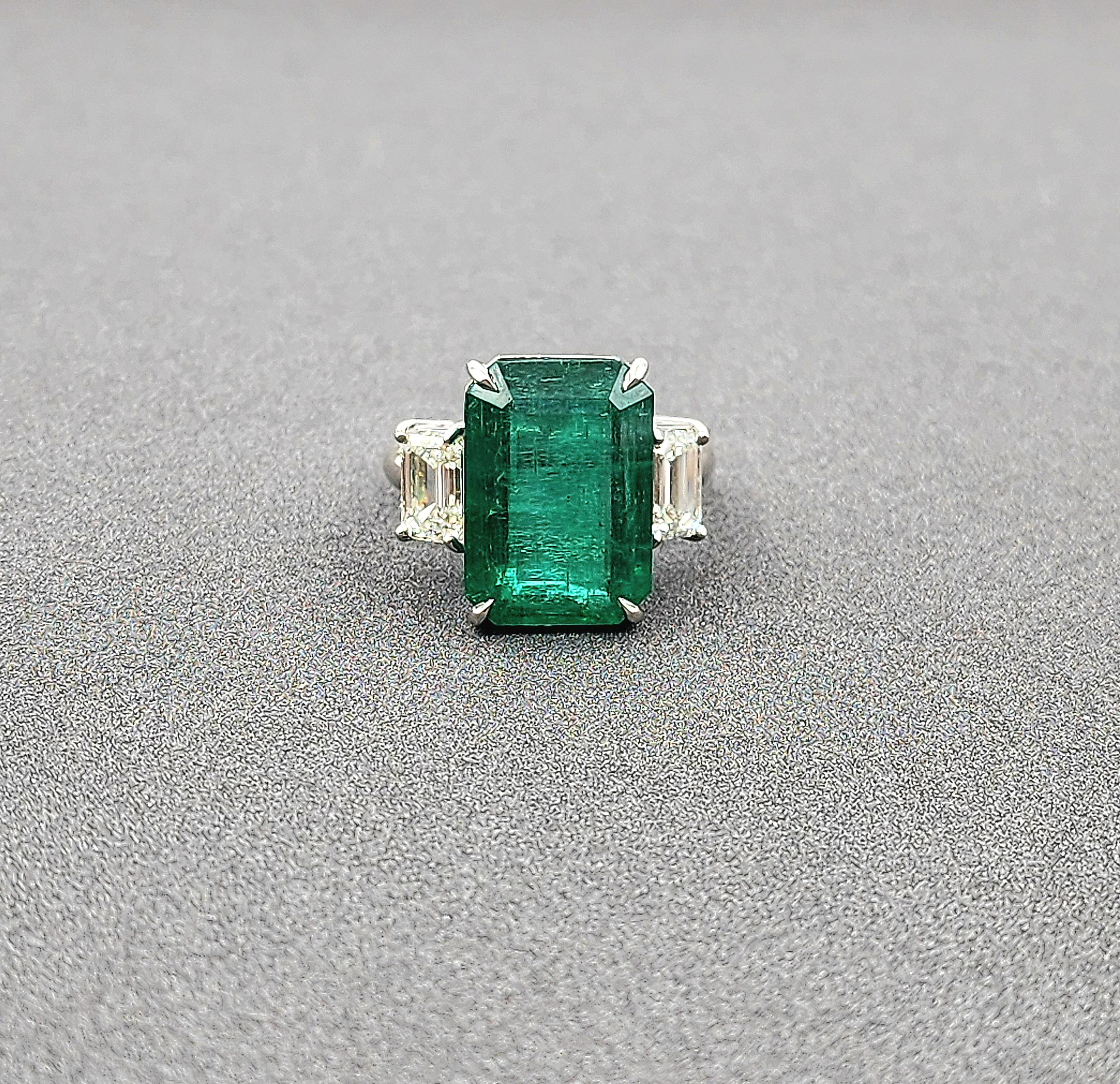 13.50 ct GIA Certified Natural Zambian Emerald & Diamond Ring For Sale 1