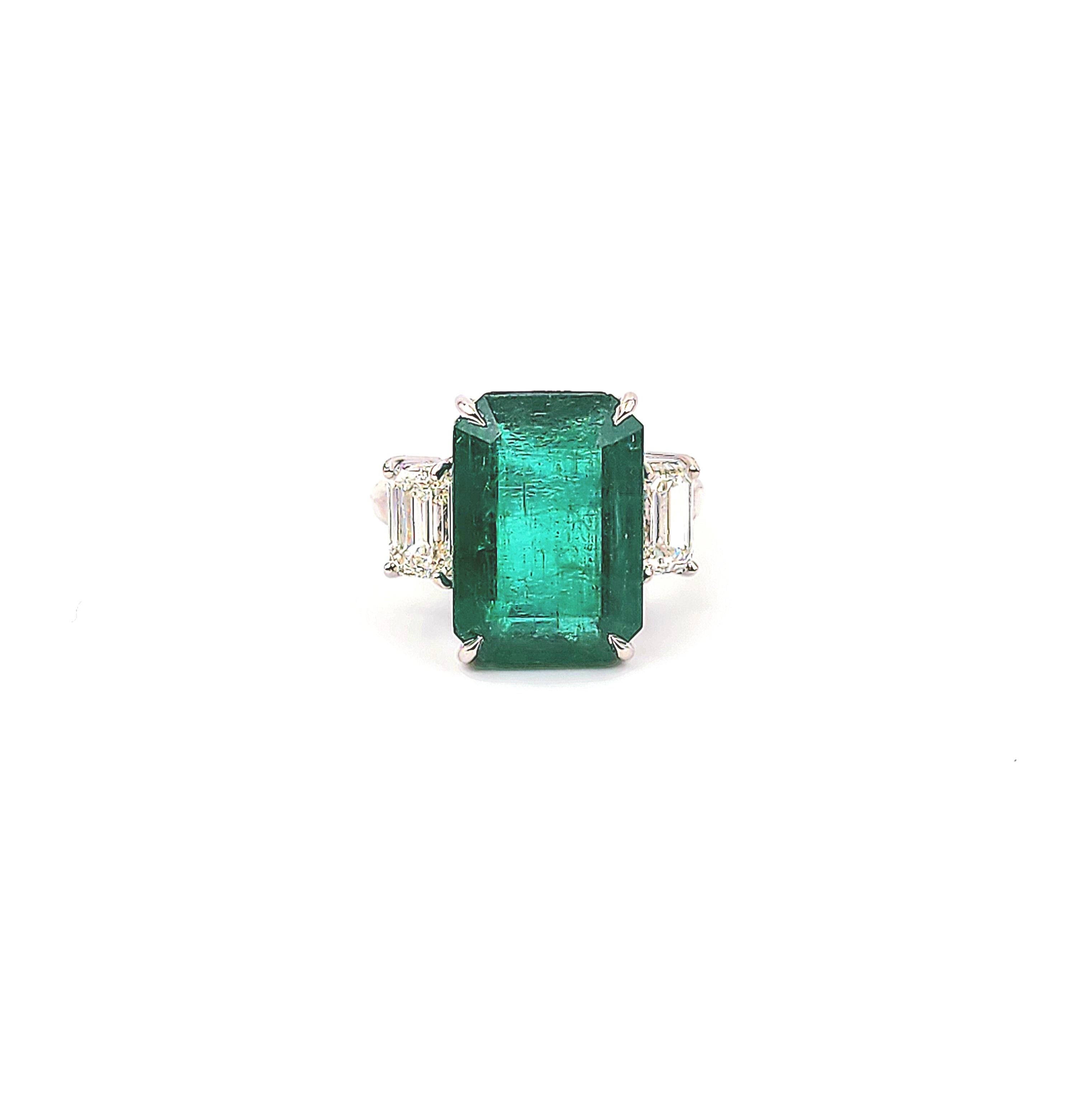 13.50 ct GIA Certified Natural Zambian Emerald & Diamond Ring For Sale 3