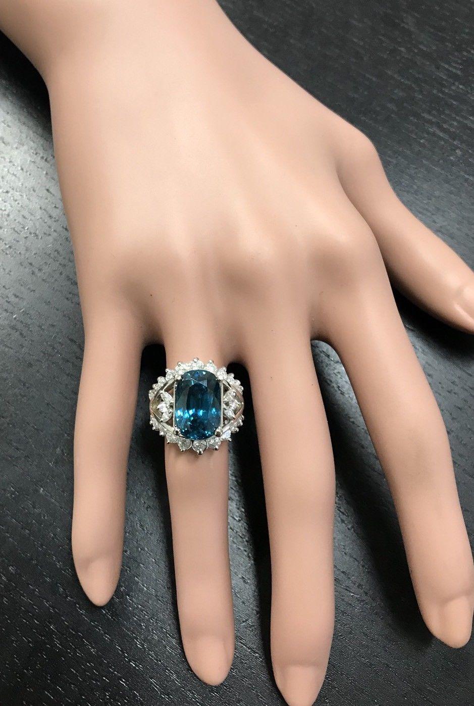 Bague en or blanc massif 14 carats avec zircon naturel de 13,50 carats, très belle apparence et diamants Pour femmes en vente