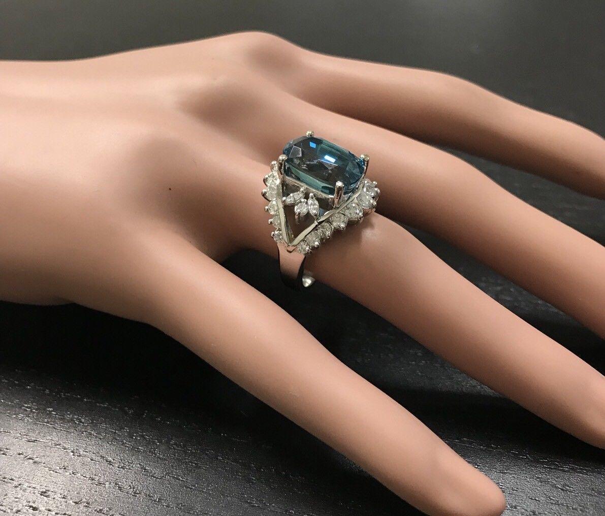 Bague en or blanc massif 14 carats avec zircon naturel de 13,50 carats, très belle apparence et diamants en vente 2