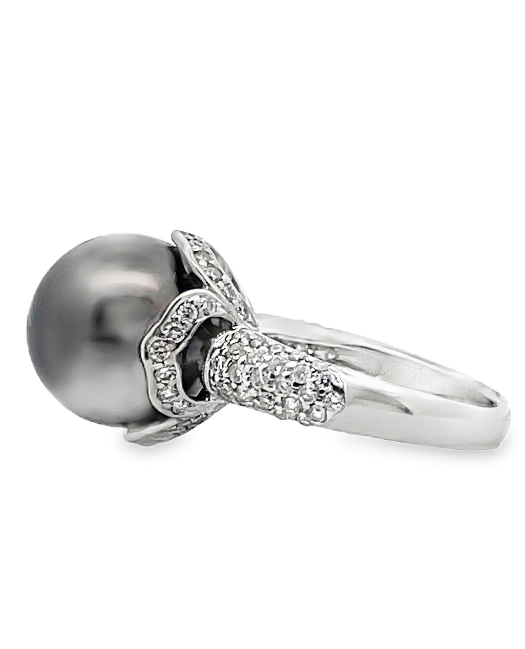 13,54 Millimeter Tahiti-Perle in 18K Weißgold Diamant-Ring (Rundschliff) im Angebot