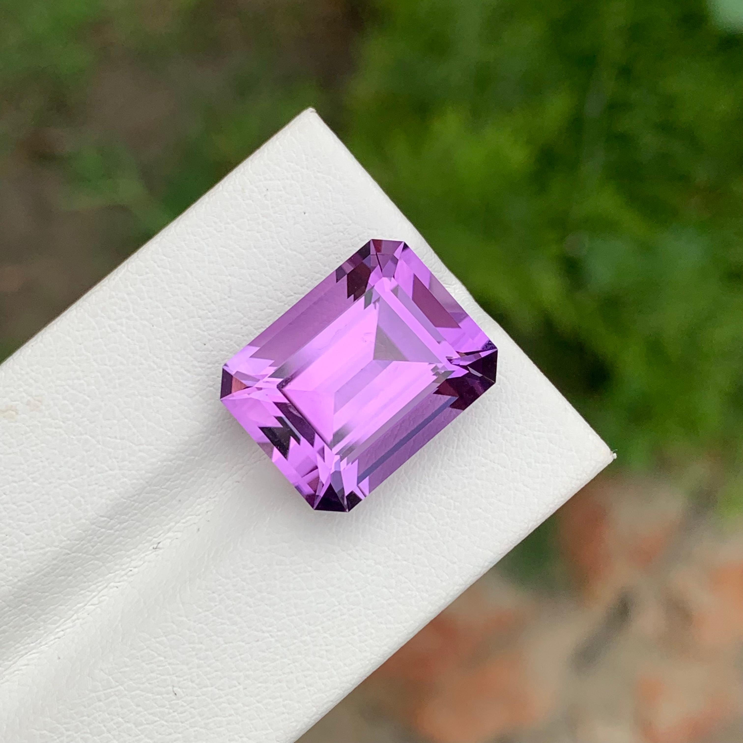 13,55 Karat Exquisite Natural Loose Amethyst Smaragd Form Edelstein für Halskette (Smaragdschliff) im Angebot