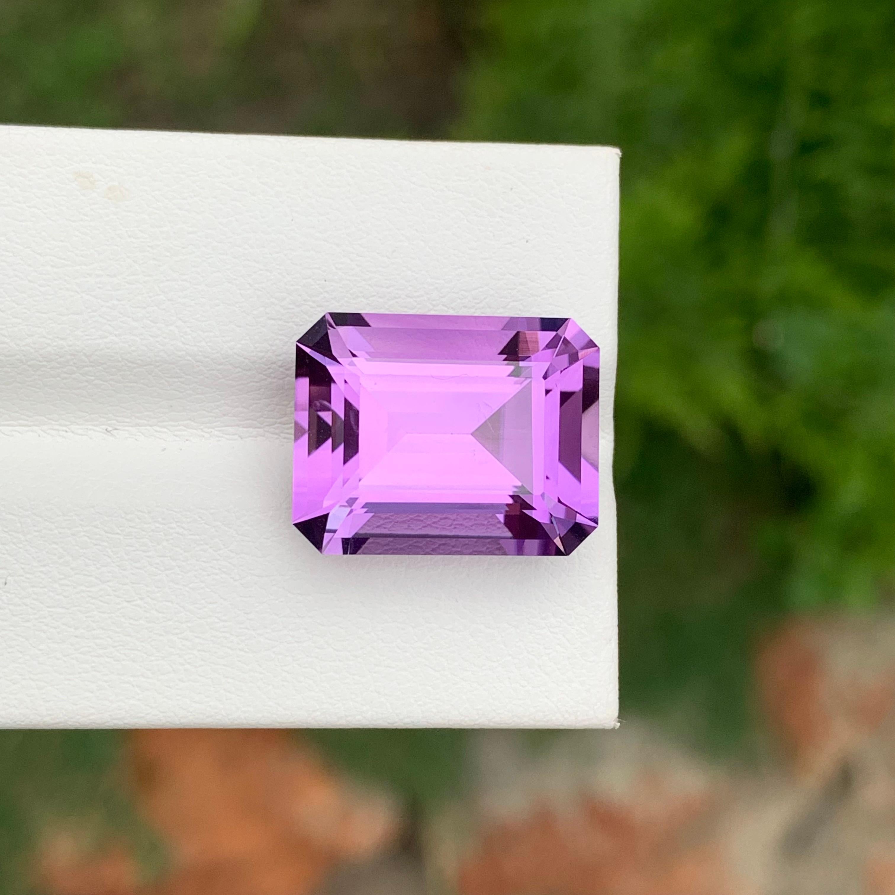 13,55 Karat Exquisite Natural Loose Amethyst Smaragd Form Edelstein für Halskette im Angebot 1