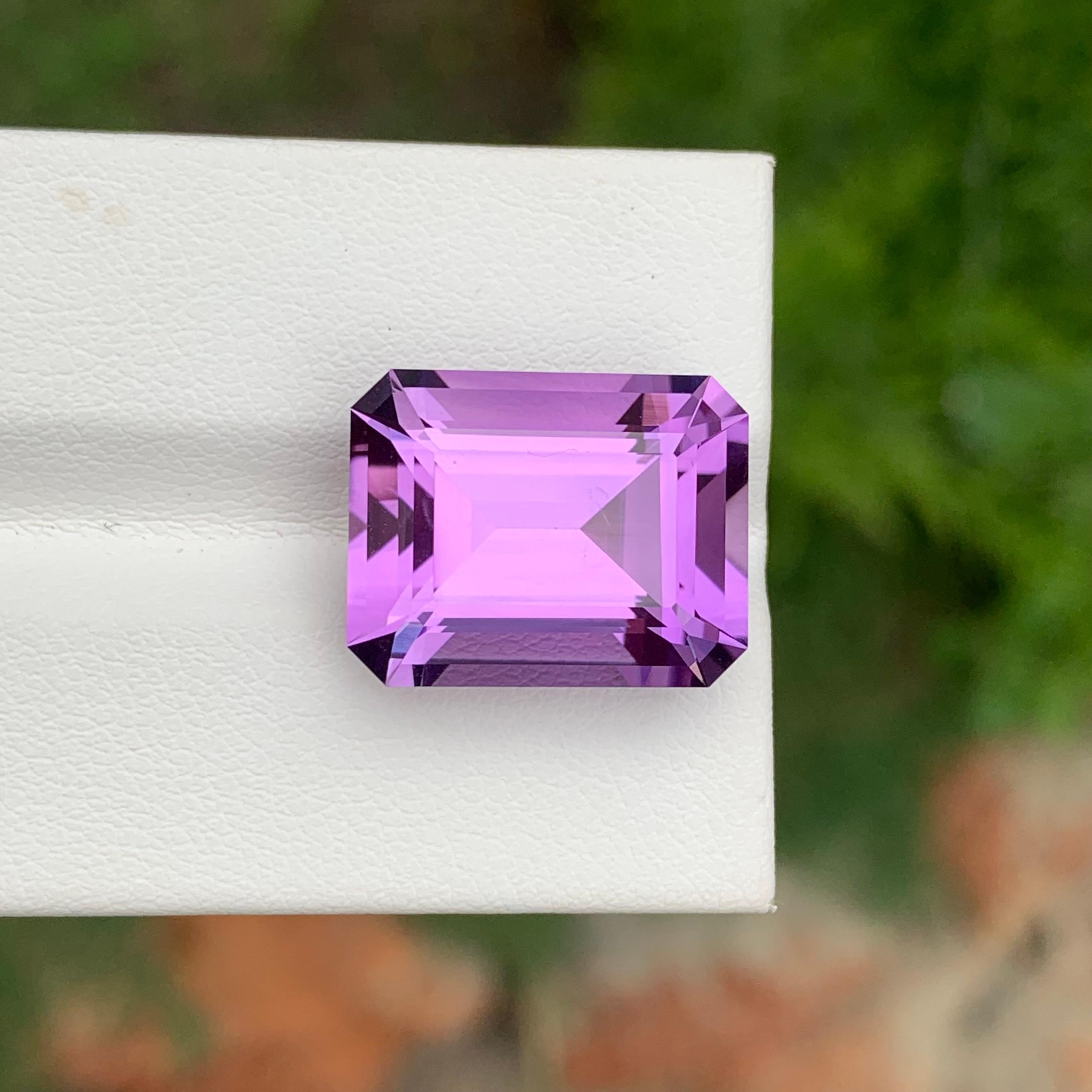 13,55 Karat Exquisite Natural Loose Amethyst Smaragd Form Edelstein für Halskette im Angebot 2