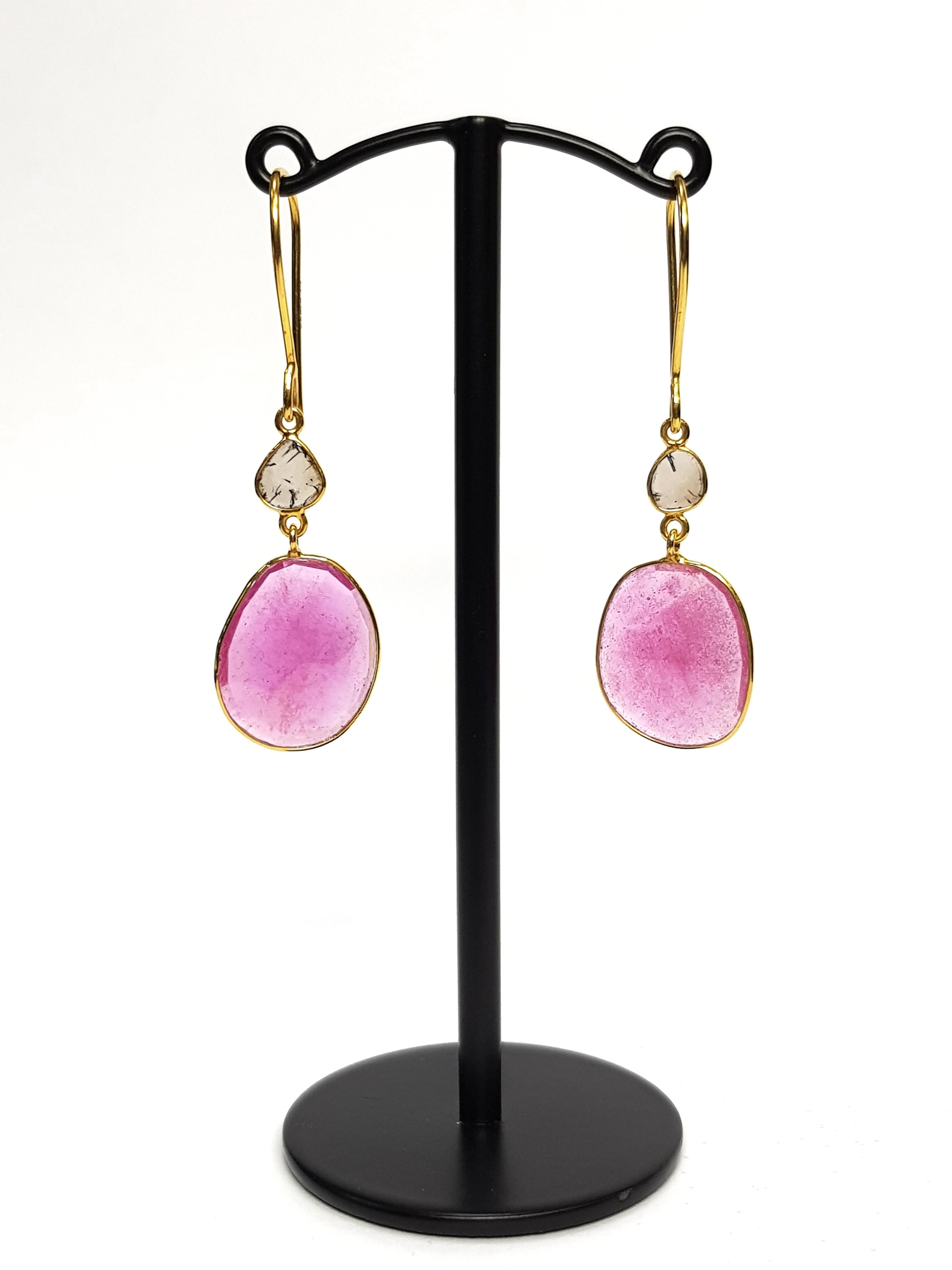 Contemporary 13.55 Carats Rose Cut Ruby Diamond 18 Karat Yellow Gold Artisan Earrings  For Sale