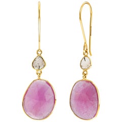Boucles d'oreilles artisanales en or jaune 18 carats avec diamants et rubis taille rose 13,55 carats