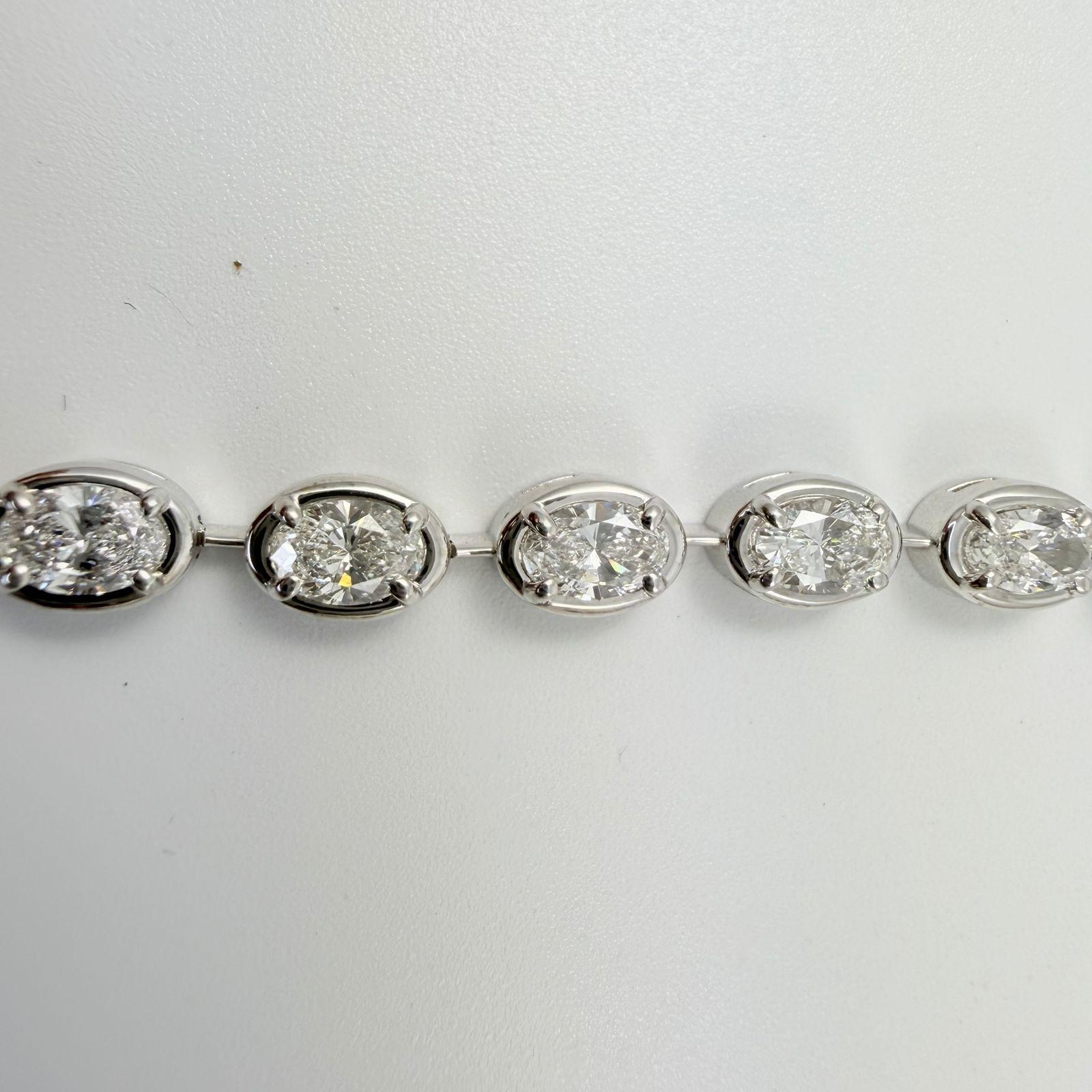 13.58 Quilates , Engastado en Bisel, Collar de Tenis de Diamantes Ovalados en Oro Blanco de 14K en Nuevo estado para la venta en New York, NY