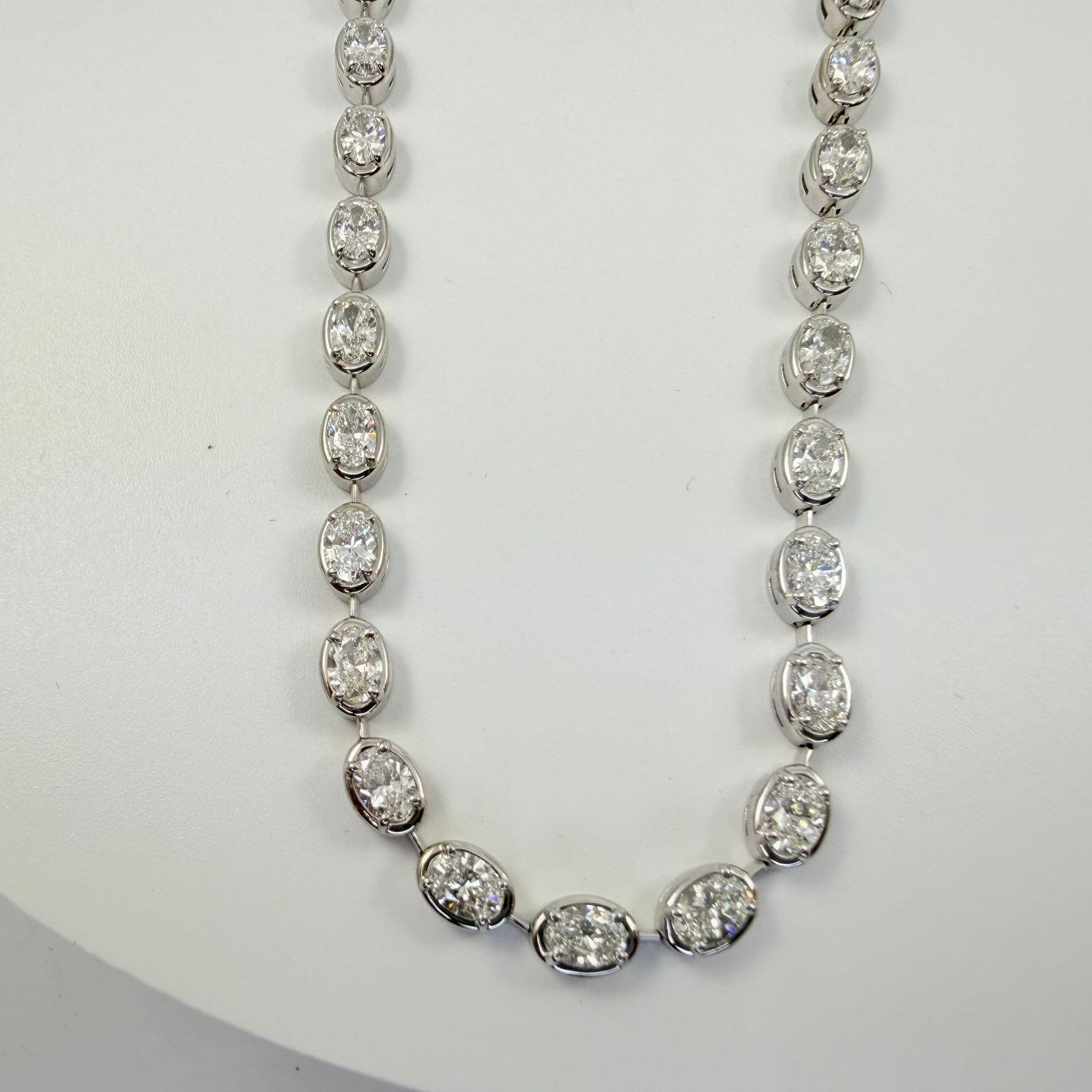 13.58 Quilates , Engastado en Bisel, Collar de Tenis de Diamantes Ovalados en Oro Blanco de 14K en venta 2