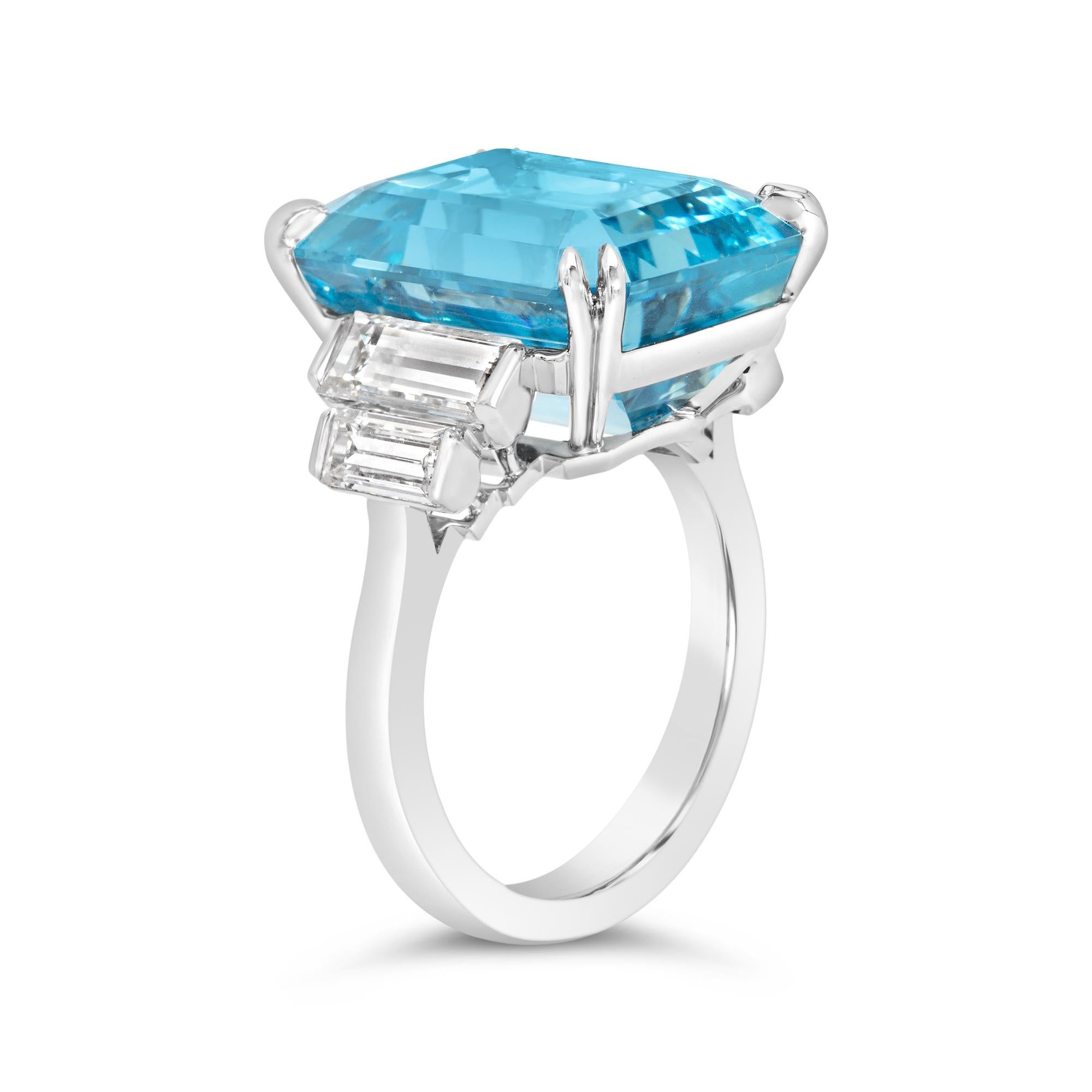 Contemporary Roman Malakov 13.58 Carats Emerald Cut Aquamarine & Diamond Five-Stone Ring For Sale