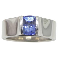 Bague de fiançailles ou d'affirmation en or blanc 18 carats sertie d'un saphir bleu 1,35 carat, certifié GIA