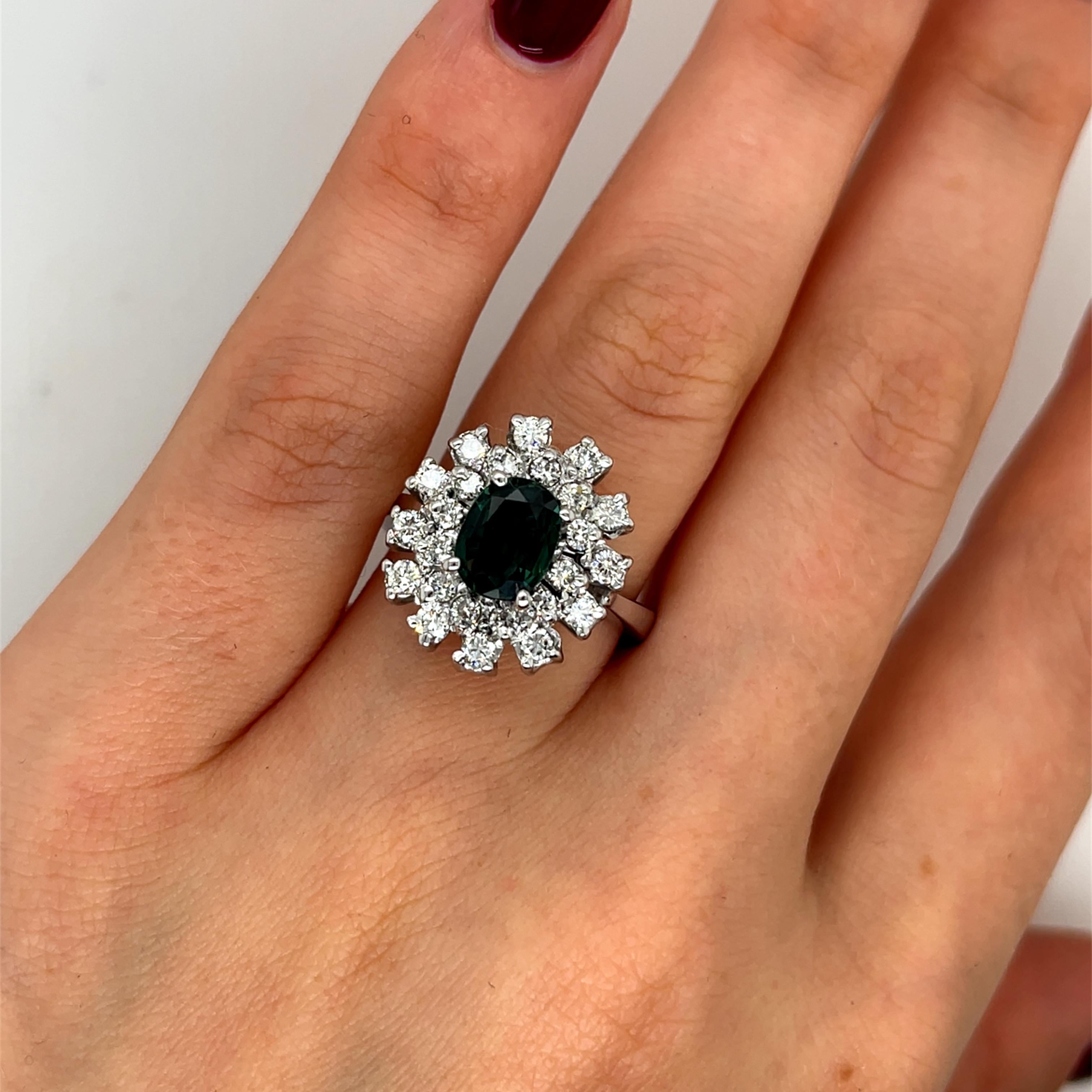 1.35ct Green Sapphire & Diamond Cluster Ring, Set in 18ct White Gold For Sale 1