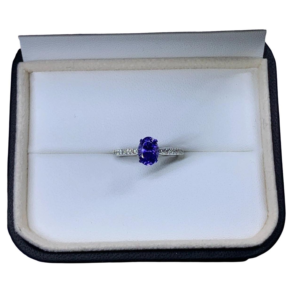 1.35ct Oval Shaped Tanzanite ring in platinum For Sale