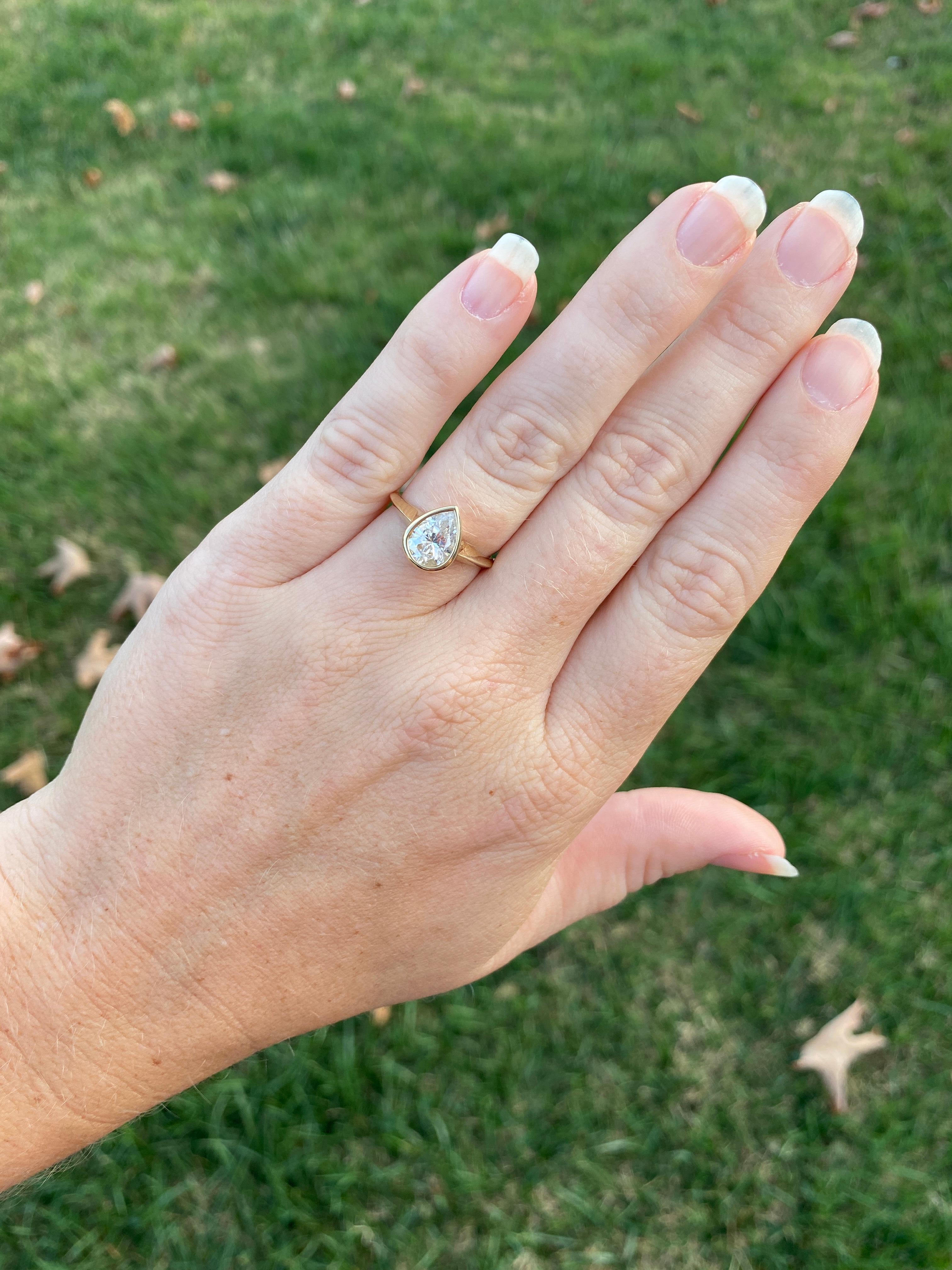 1.35ct Pear Diamond Solitaire Engagement Ring, 14KT Yellow Gold For Sale 2