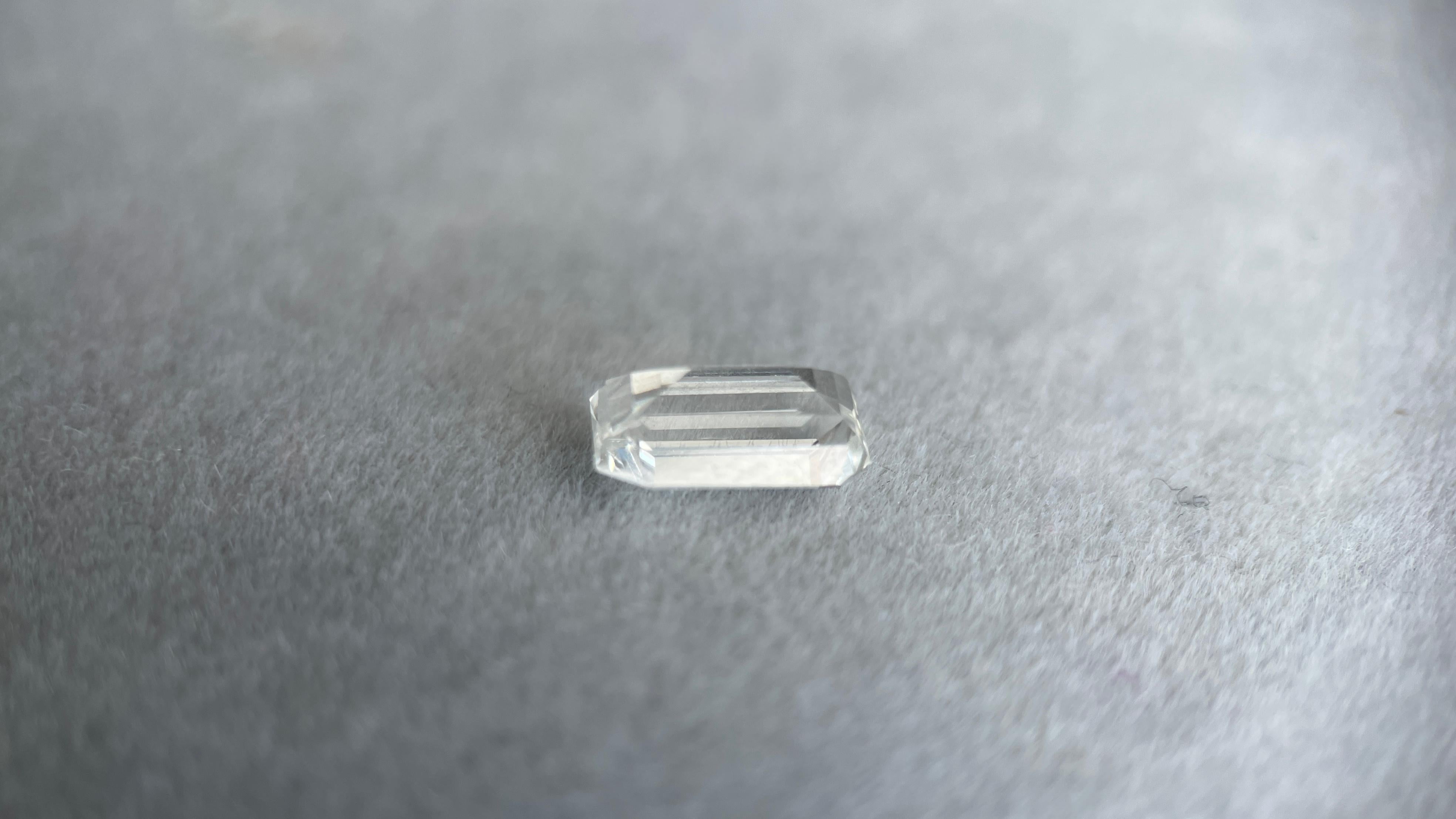 1.35ct Saphir blanc de Birmanie non chauffé (saphir incolore)/ Saphir de Birmanie Neuf - En vente à Singapore, SG