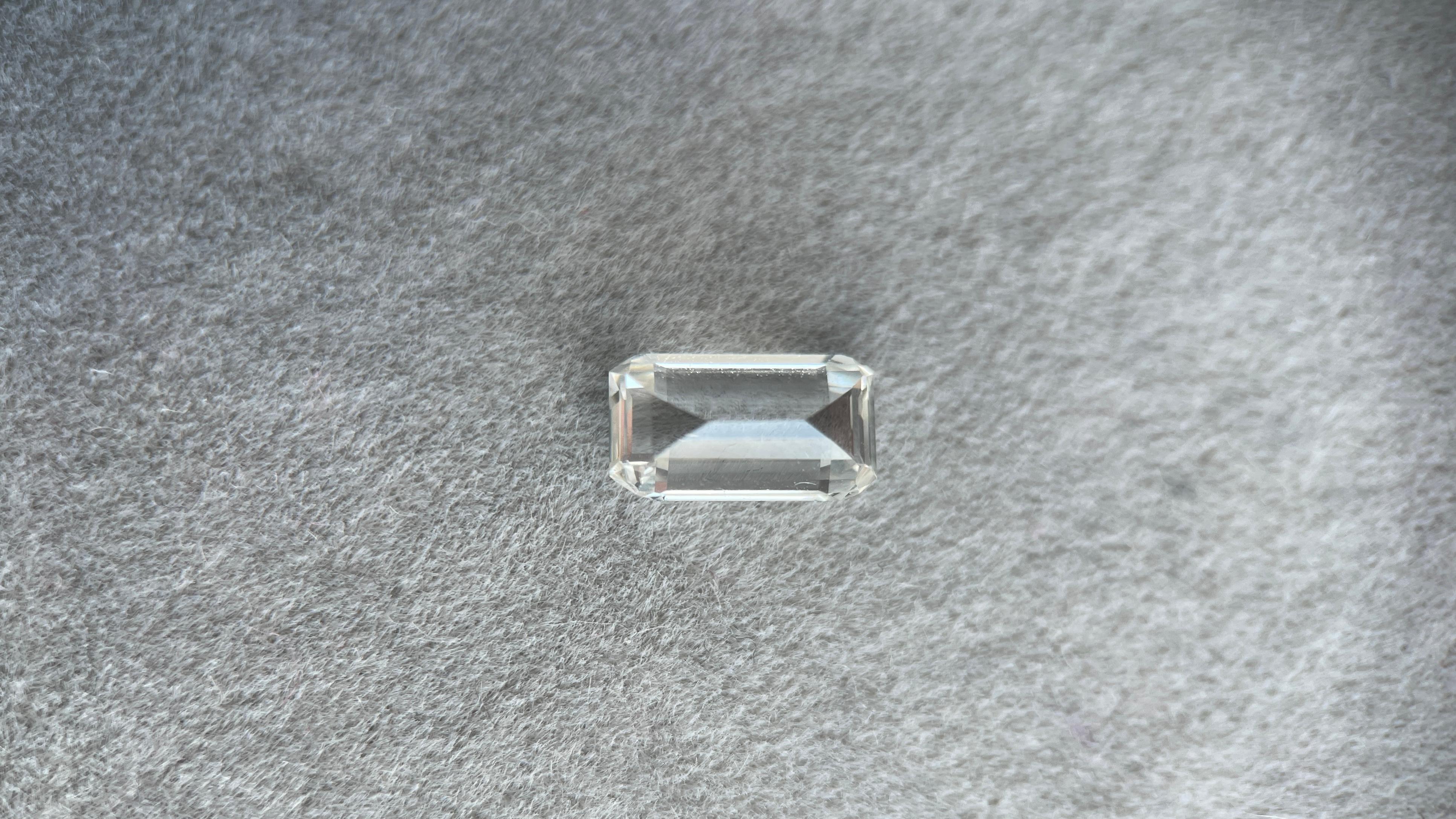 1.35ct Saphir blanc de Birmanie non chauffé (saphir incolore)/ Saphir de Birmanie en vente 2