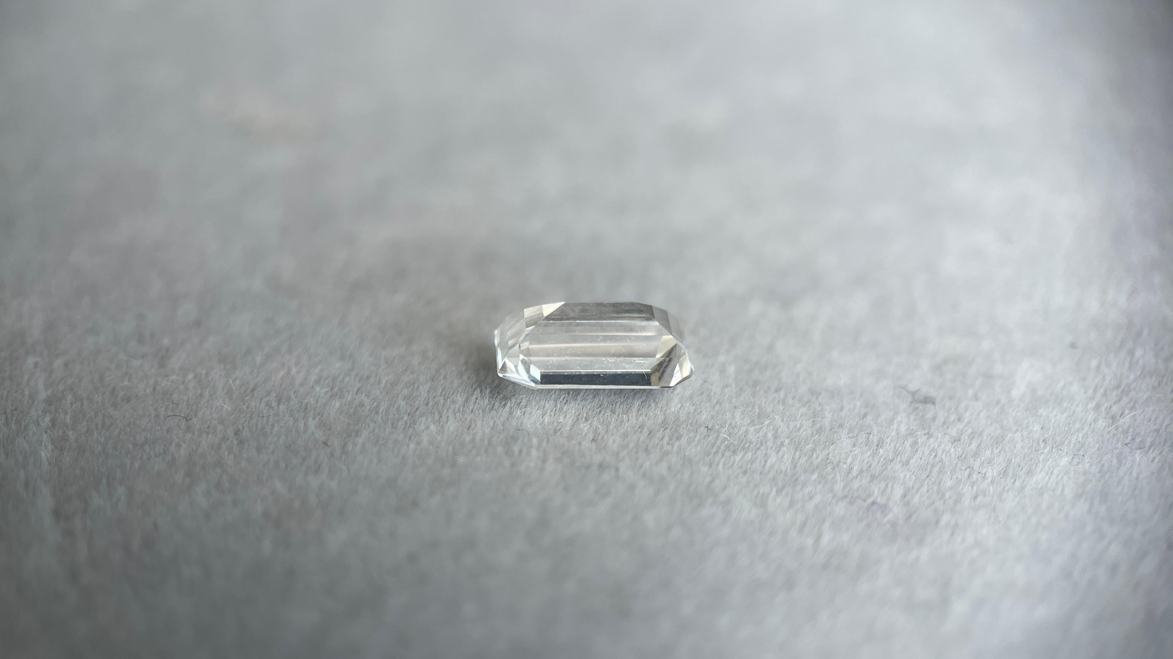 1.35ct Saphir blanc de Birmanie non chauffé (saphir incolore)/ Saphir de Birmanie en vente 3
