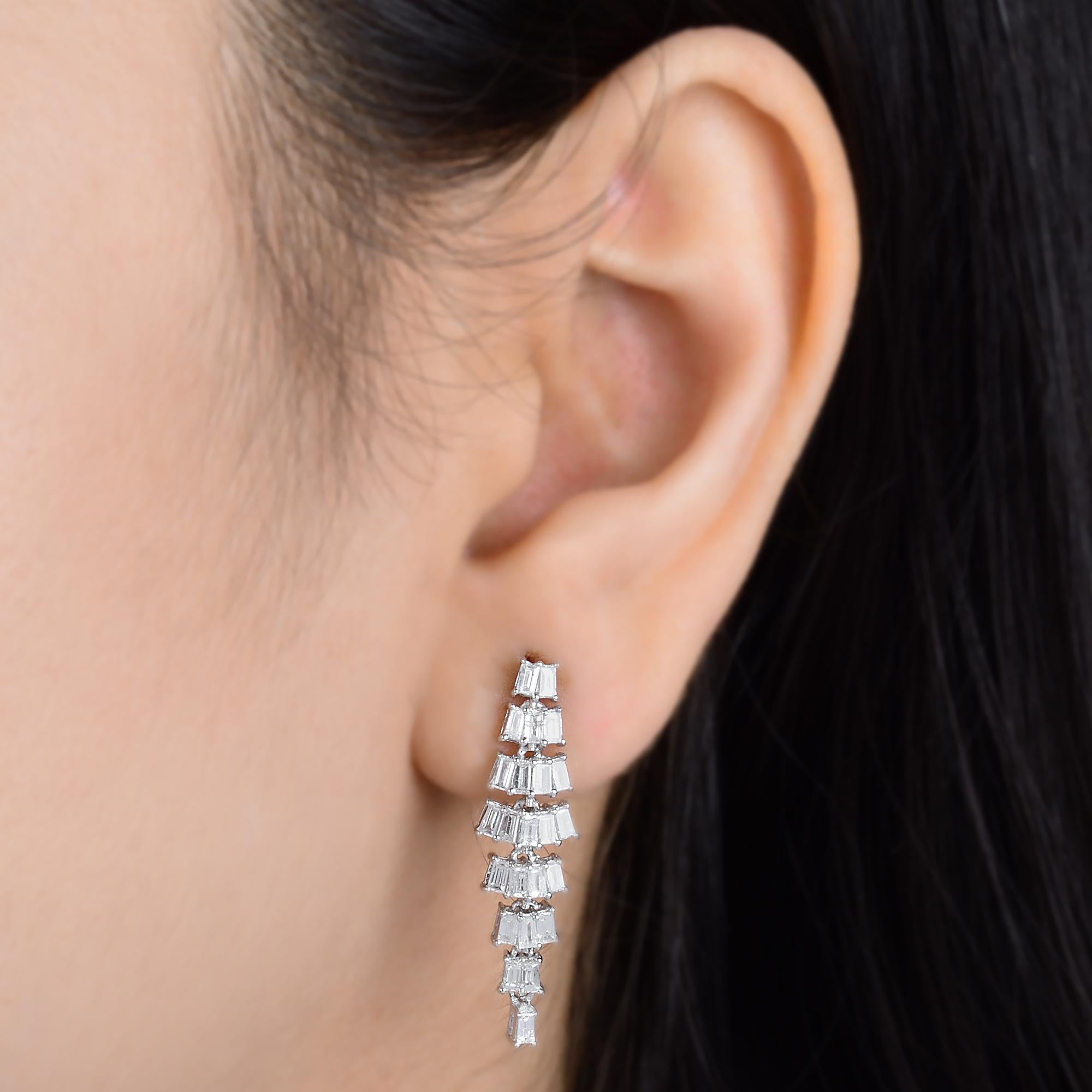 1,35cts SI Claridad HI Color Pendientes Colgantes Largos de Diamantes 18k Oro Blanco Corte baguette en venta