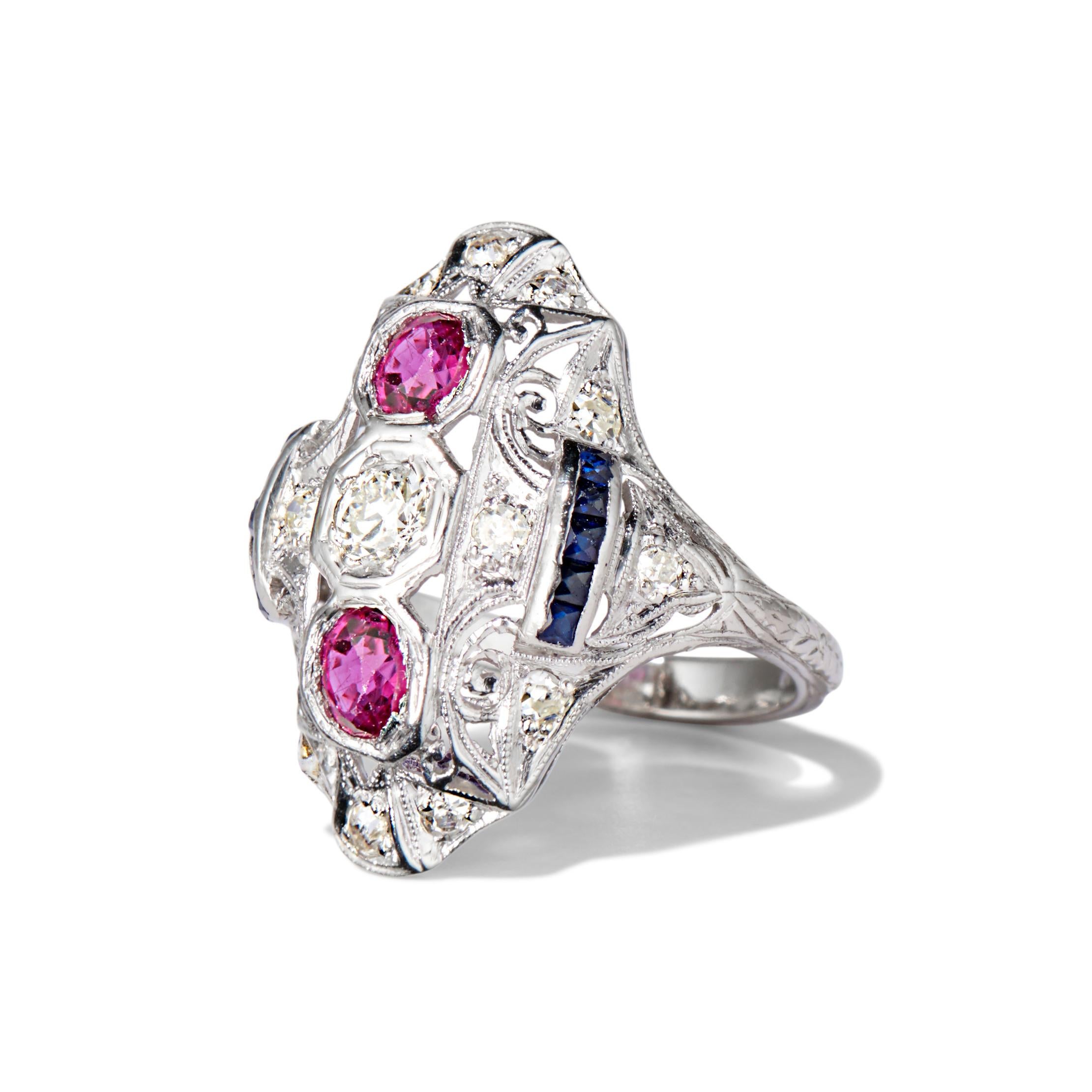 Art déco Bague filigrane en diamant et rubis de 1,35 ctw en vente