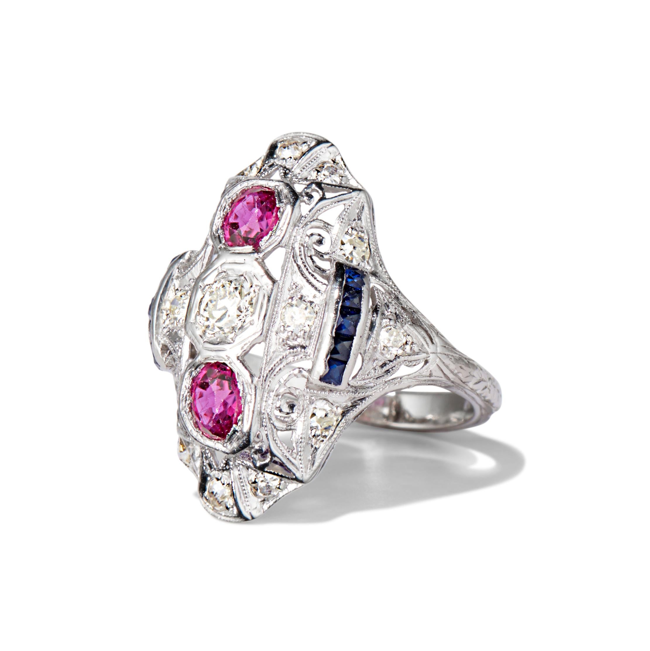 1,35 ctw filigraner Platinring mit Diamanten und Rubinen (Art déco)