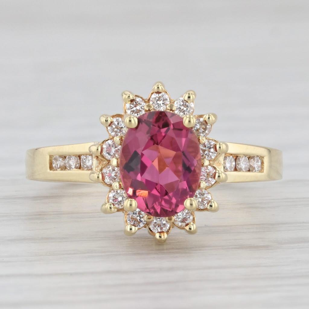 Bague halo de tourmaline rose ovale 1,35 ctw et diamants en or jaune 18 carats, taille 6,75 Bon état - En vente à McLeansville, NC
