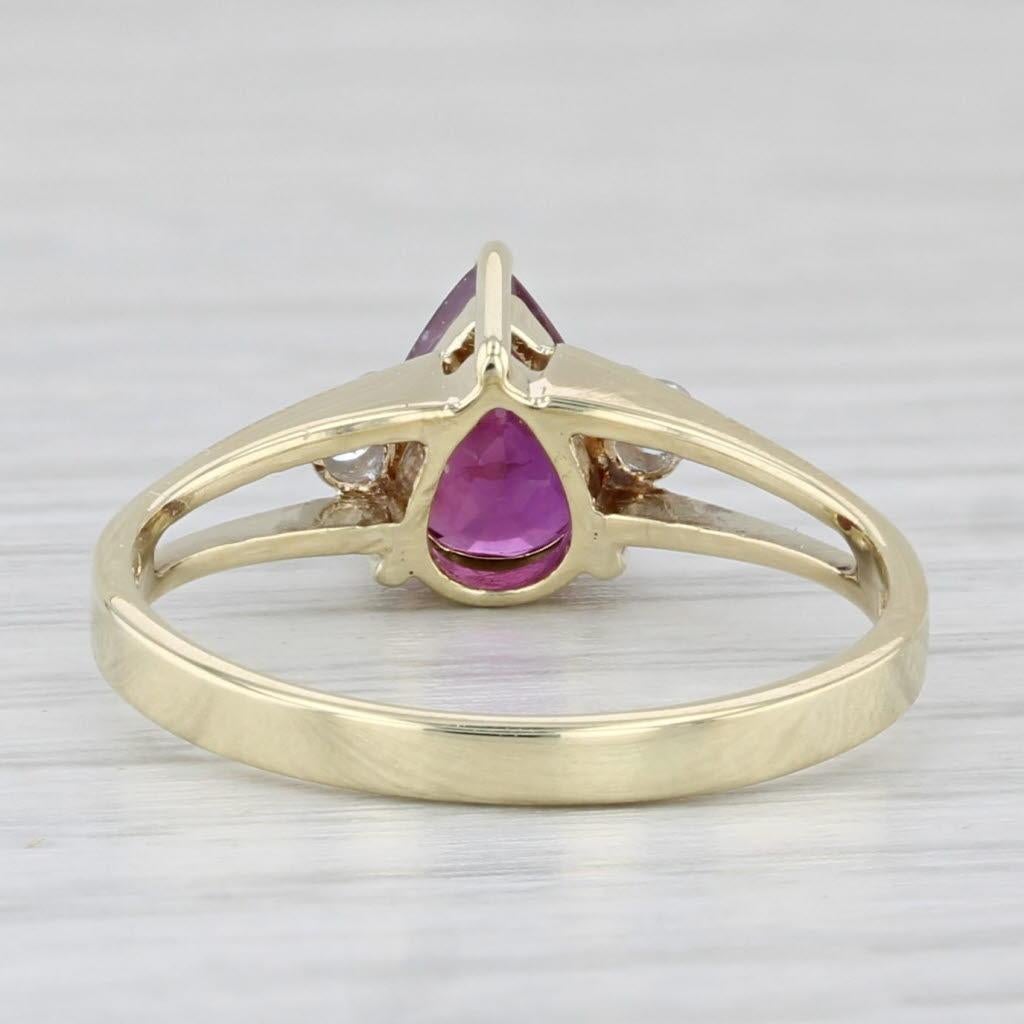 Bague en or jaune 14 carats avec diamants et rubis poire de 1,35 ctw, taille 6,5 Unisexe en vente