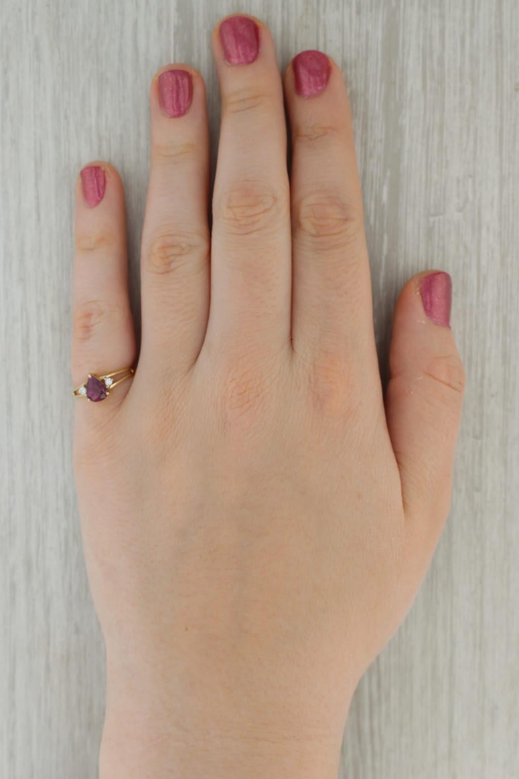 Bague en or jaune 14 carats avec diamants et rubis poire de 1,35 ctw, taille 6,5 en vente 3